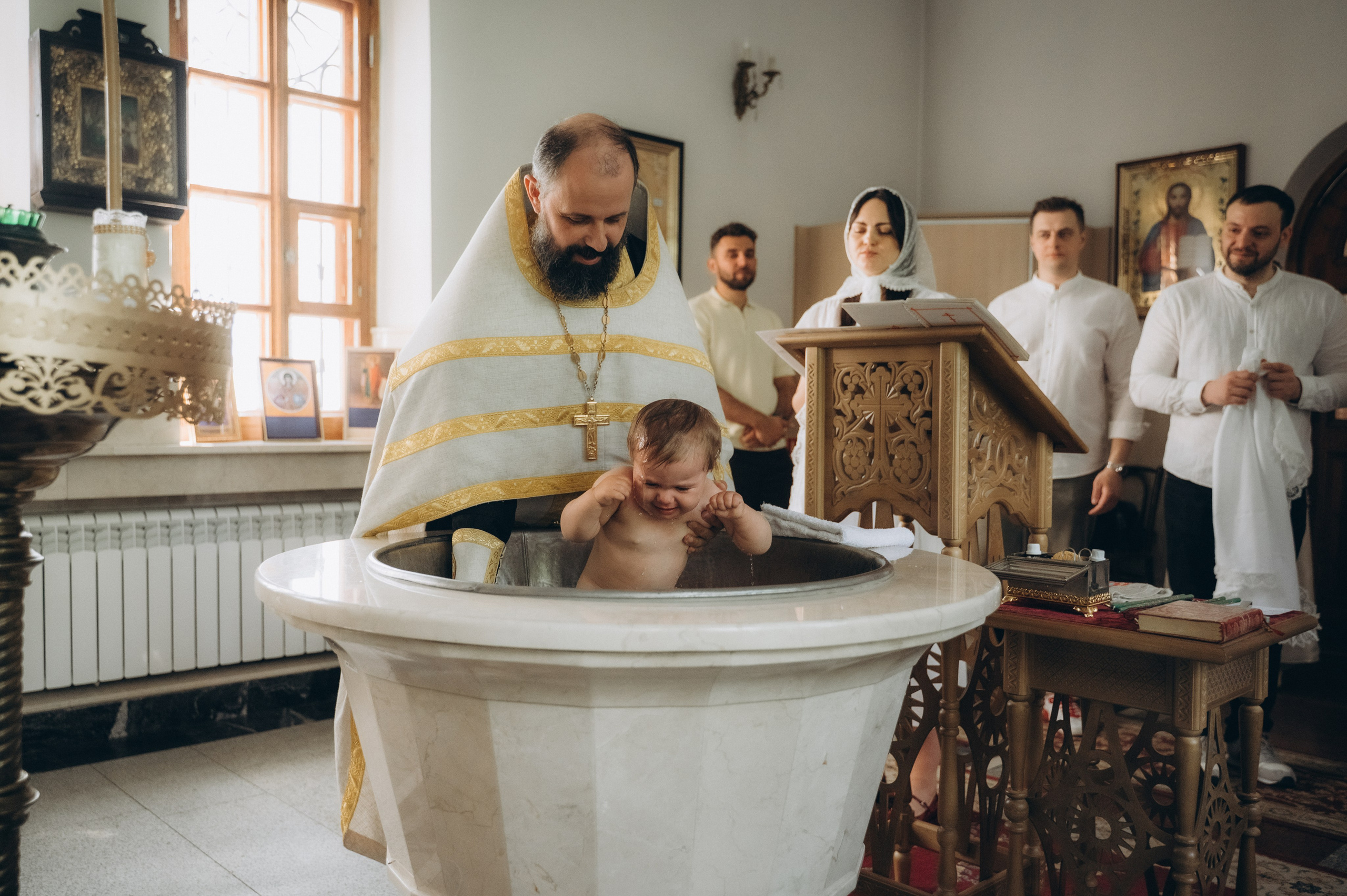Крещение Мии и Льва. Семейный фотограф в Минске Дарья Дреко