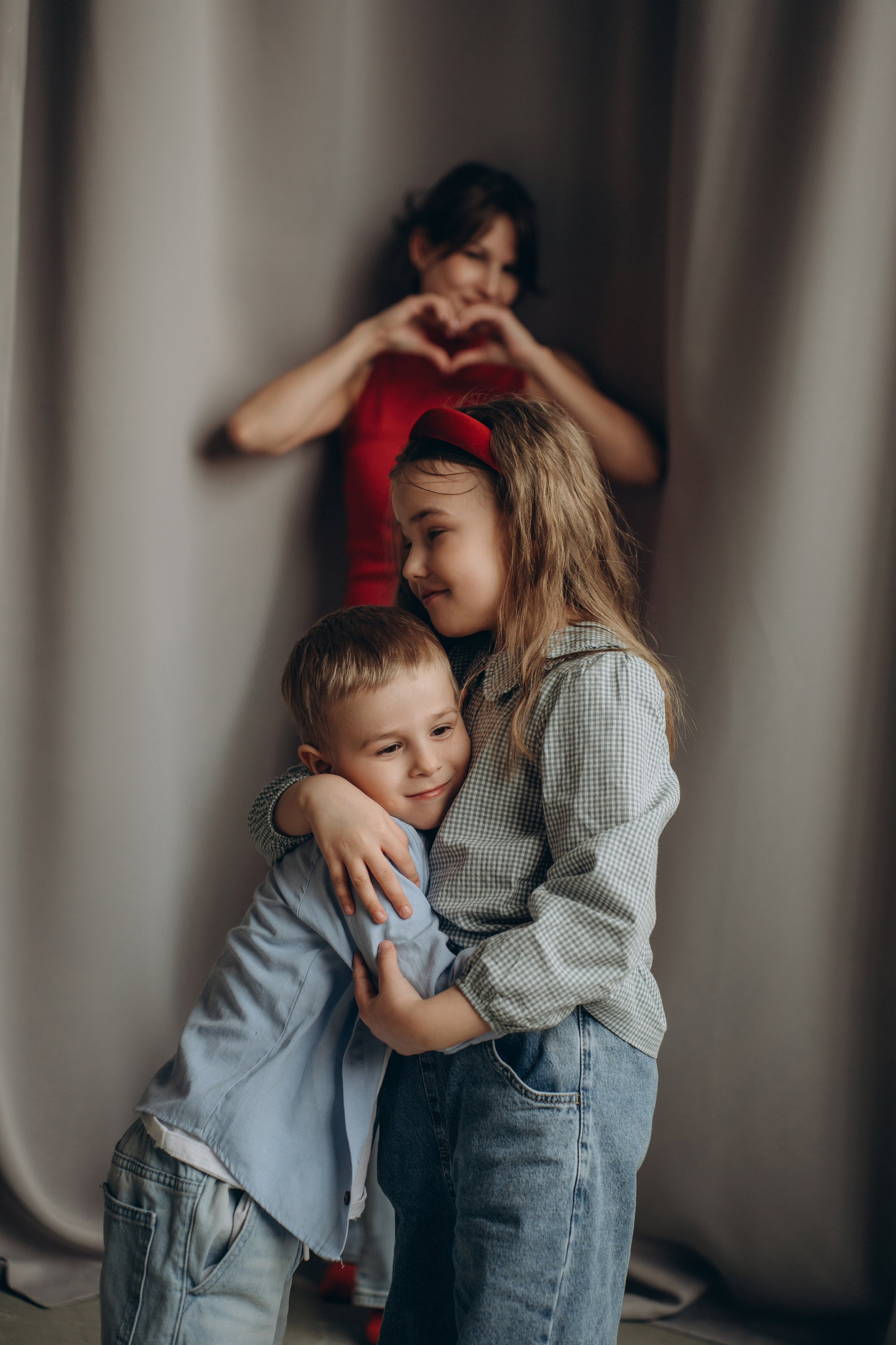 Мила, Вика и Сава. Семейный фотограф • Домашние съемки в Нижнем Новгороде