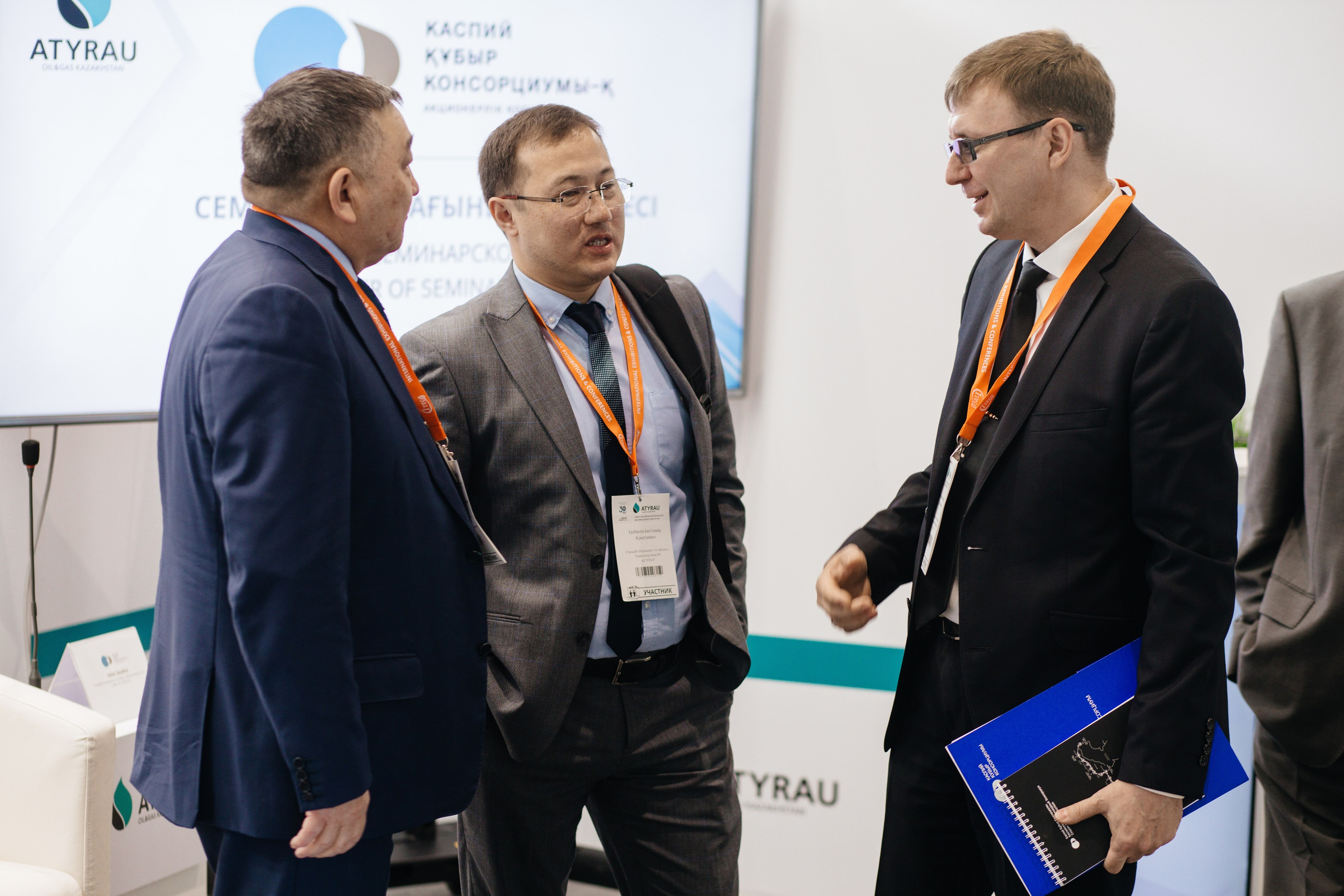 ПРЕСС-КОНФЕРЕНЦИЯ С УЧАСТИЕМ РУКОВОДСТВА КТК. Фотограф в Атырау Аслан Мурат