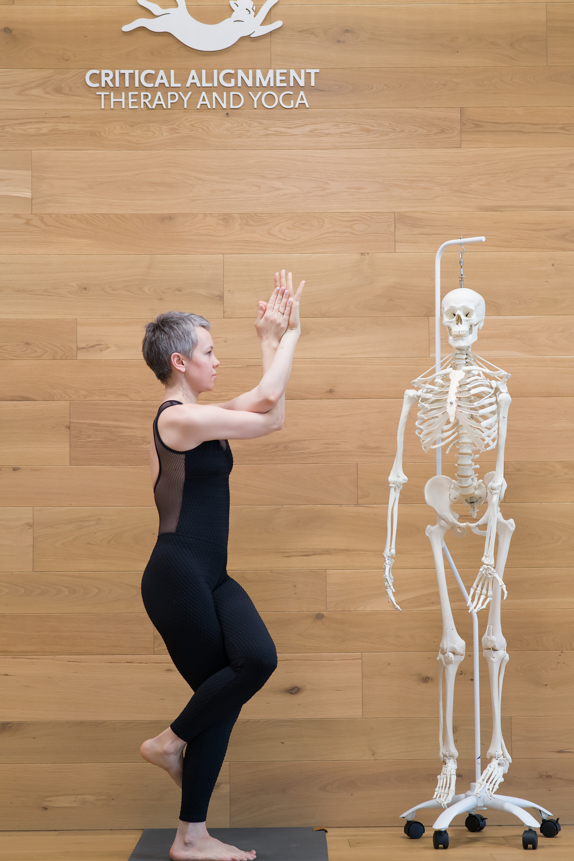 Фотосъемка инструктора по йоге критического выравнивания для соцсетей. Фотограф-видеограф в Москве Катерина Веневская