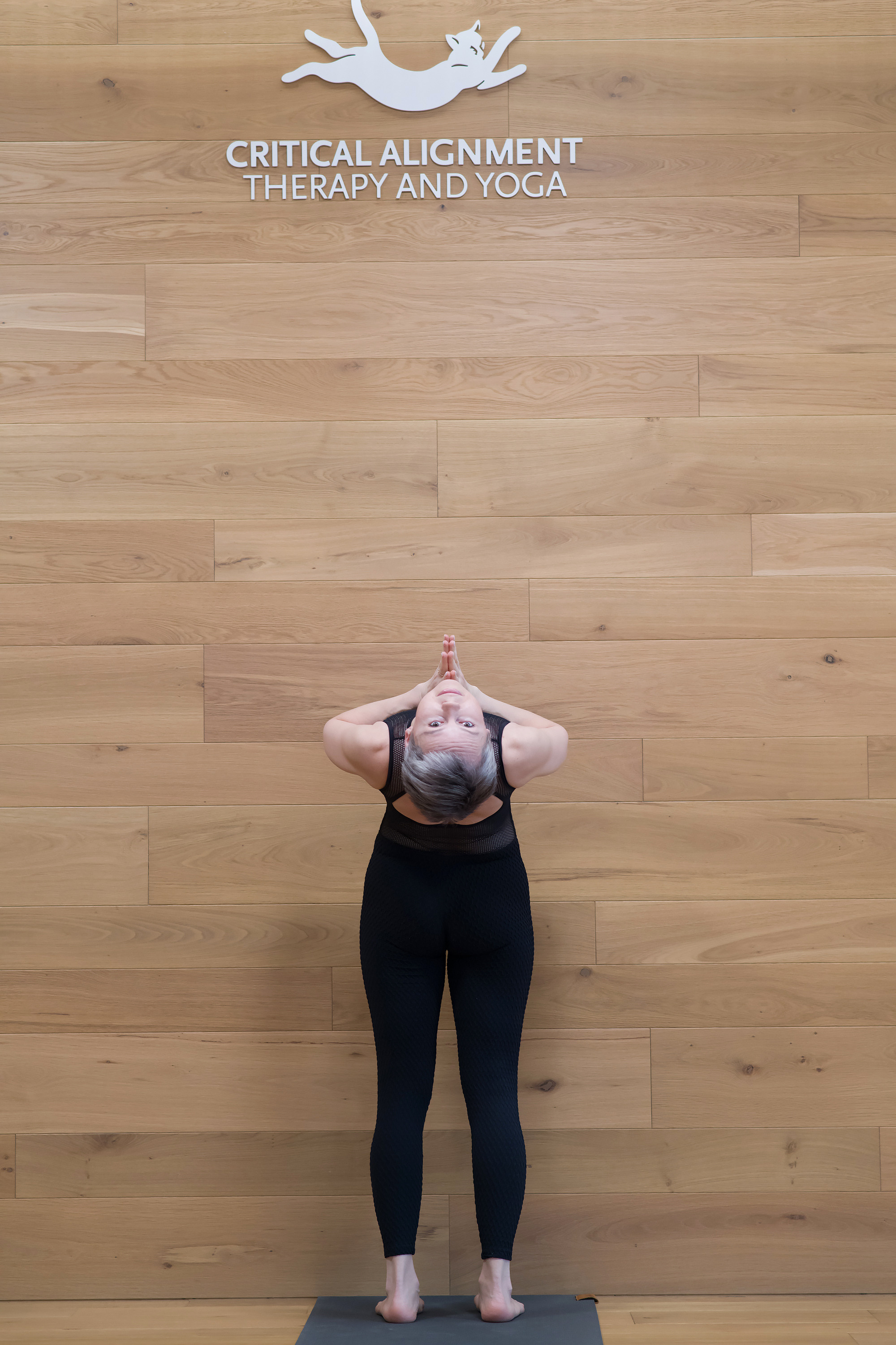 Фотосъемка инструктора по йоге критического выравнивания для соцсетей. Фотограф-видеограф в Москве Катерина Веневская