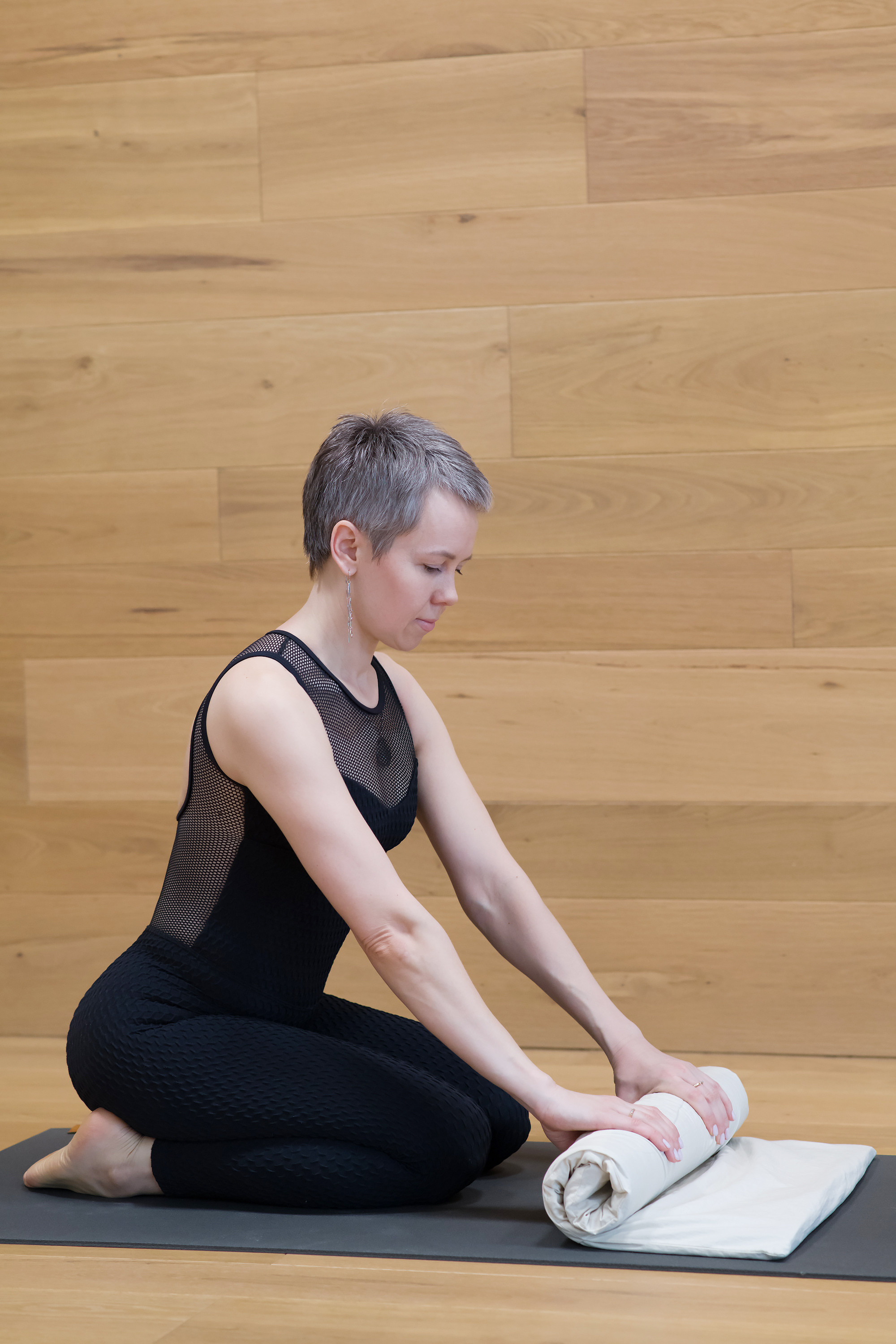 Фотосъемка инструктора по йоге критического выравнивания для соцсетей. Фотограф-видеограф в Москве Катерина Веневская