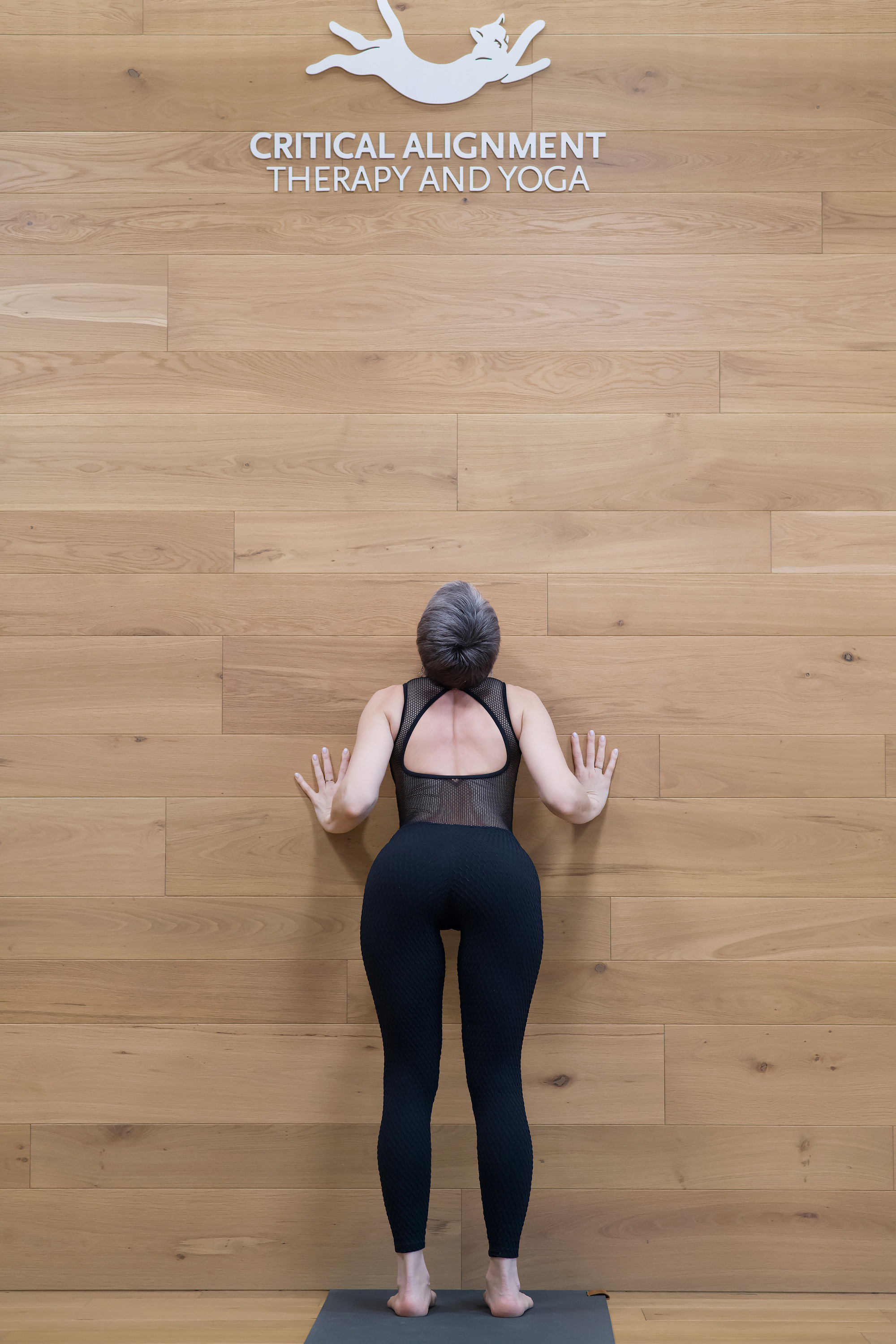 Фотосъемка инструктора по йоге критического выравнивания для соцсетей. Фотограф-видеограф в Москве Катерина Веневская