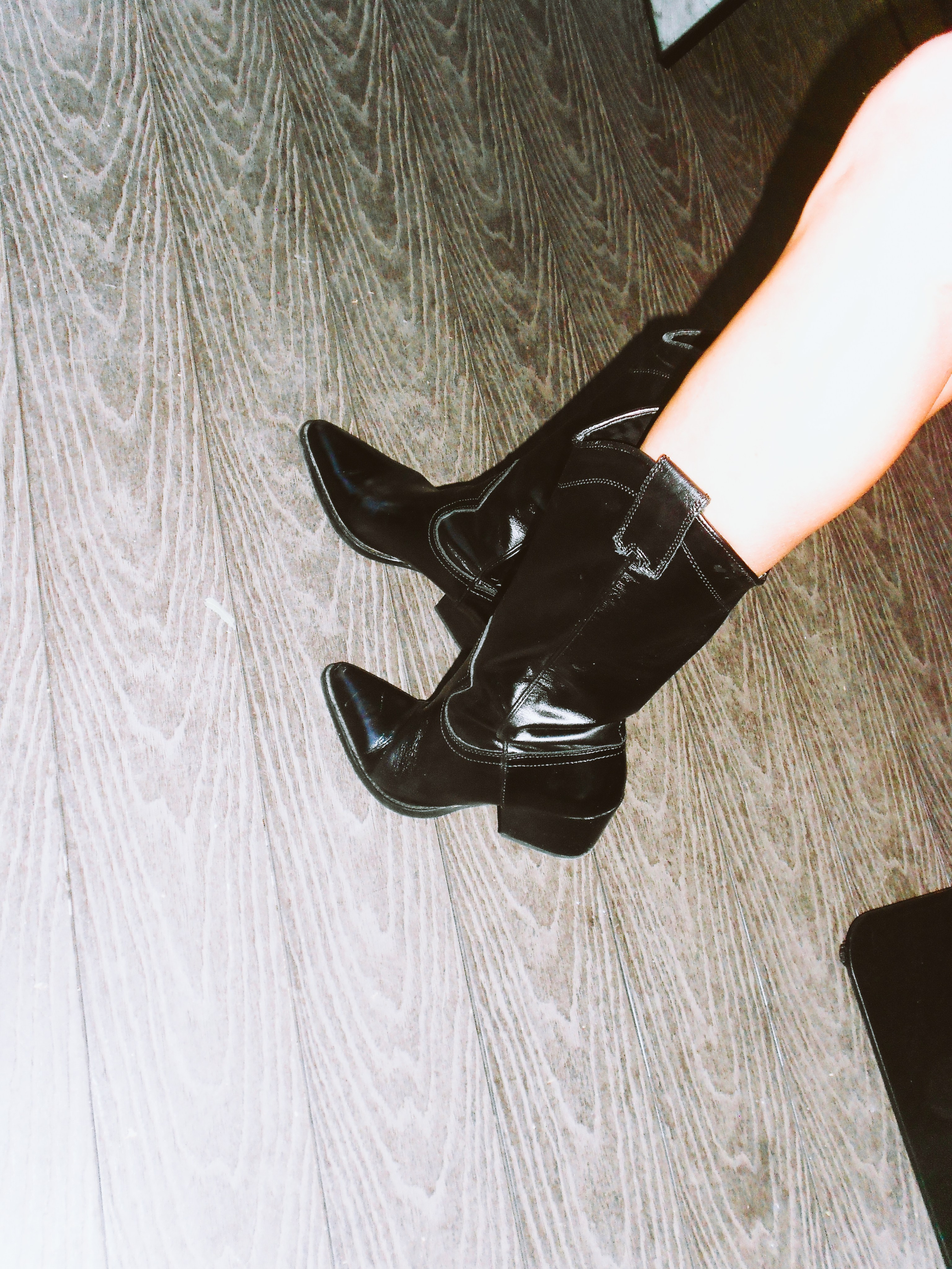 STREET STYLE PARTY. TUTSARKIS — Art Director | Stylist | Photographer