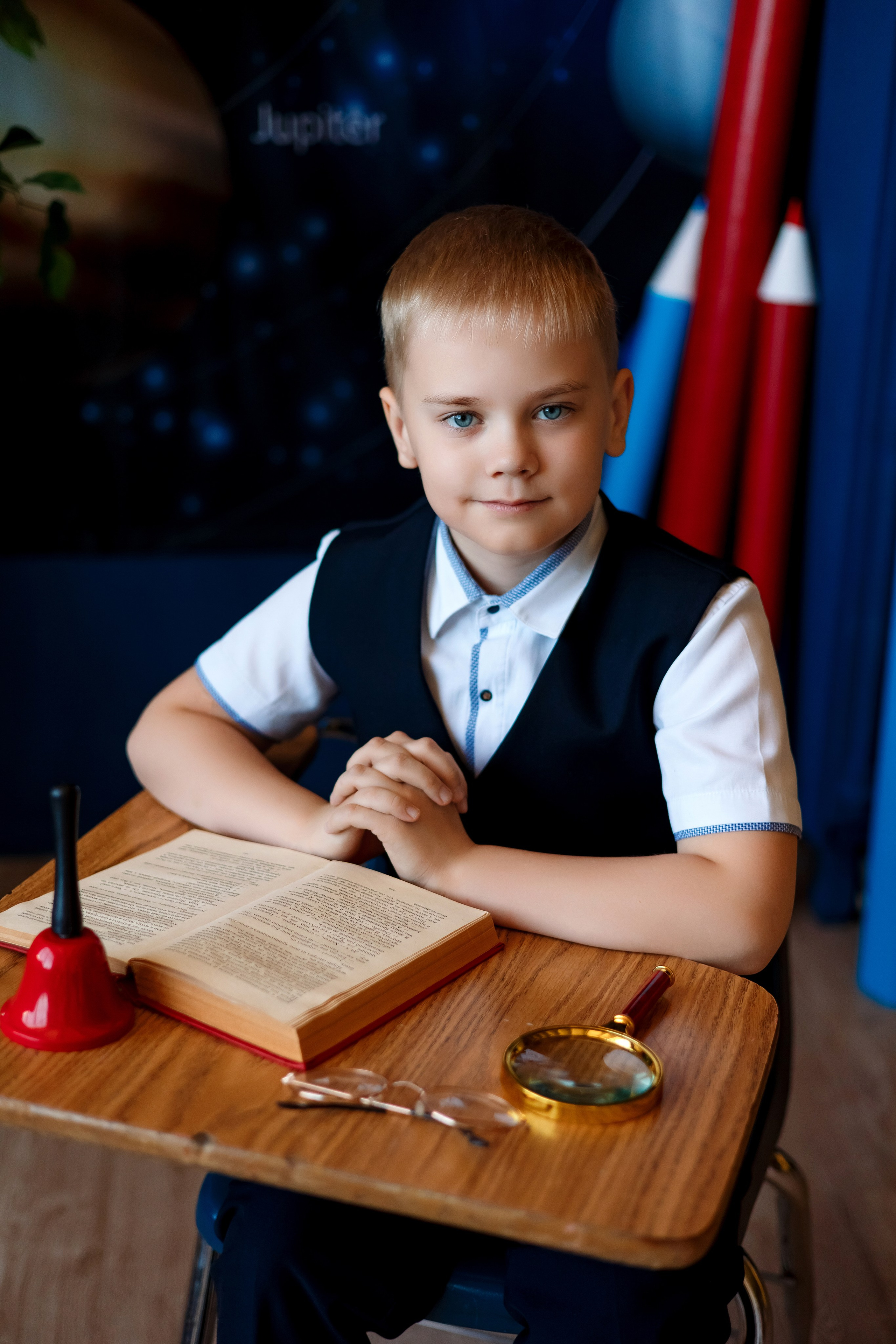 4 класс фотосессия в фотостудии. Фотограф Любовь Корниенко, Примоский край