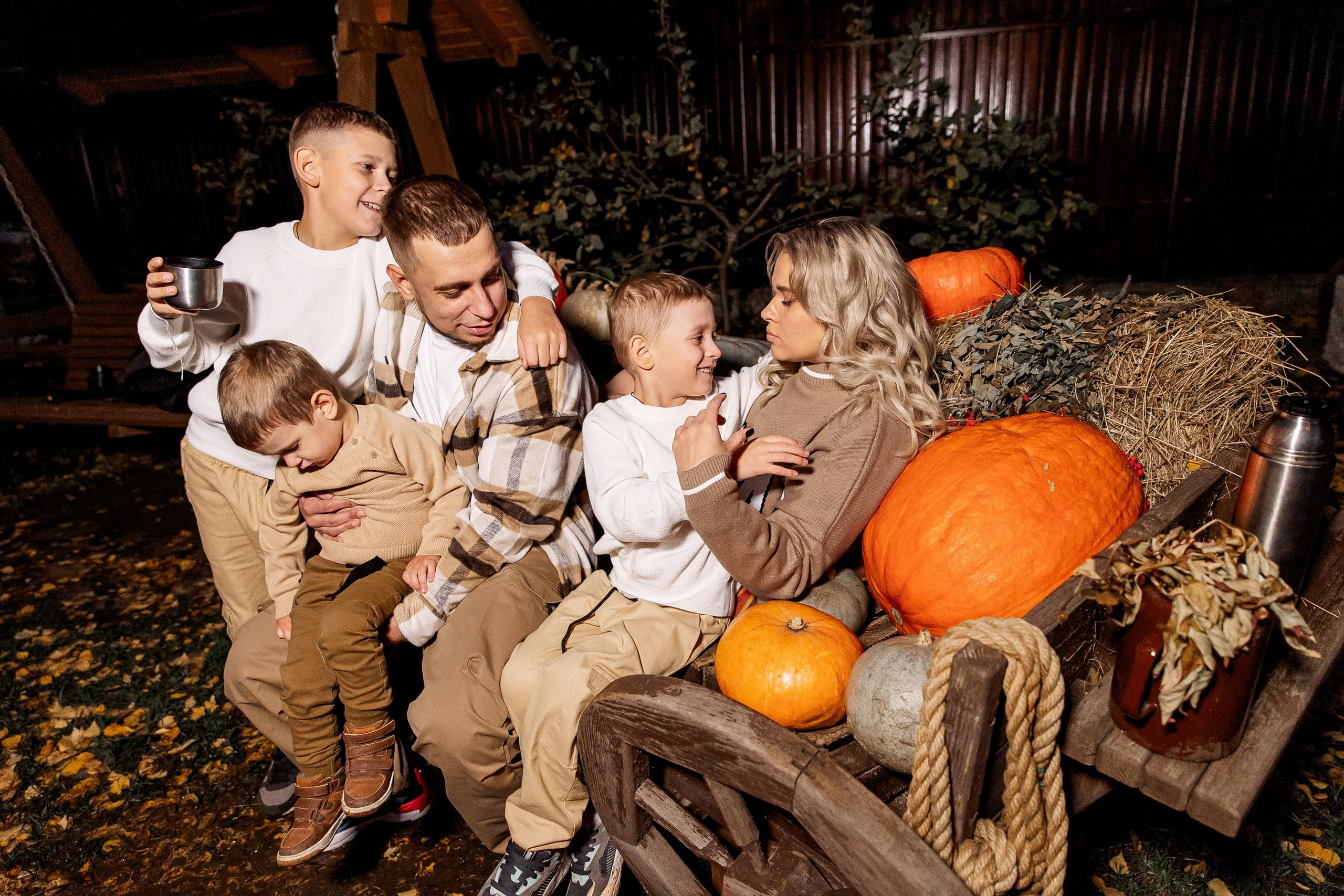 Эдуард и Дарья с сыновьями. Свадебный и семейный фотограф в Челябинске Юлия Ишимова
