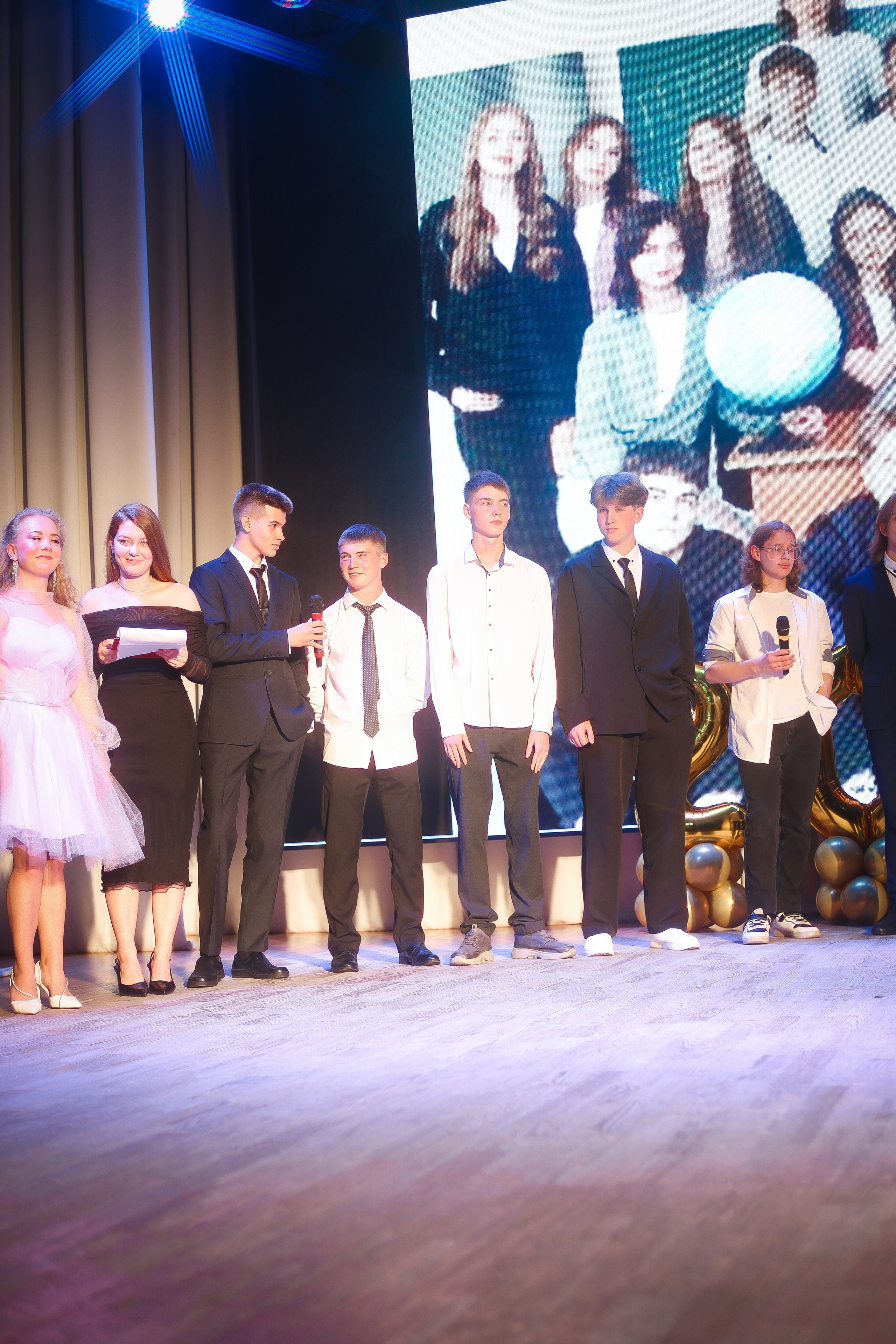 9-11 классы СЪЁМКИ ВЫПУСКНЫХ И ПОСЛЕДНИХ ЗВОНКОВ. Выпускные альбомы для школ и Детских садов в Барнауле /Выпускные/Свадебные/Детские/Семейные и др. виды съёмок /Фотограф Вера Валейко