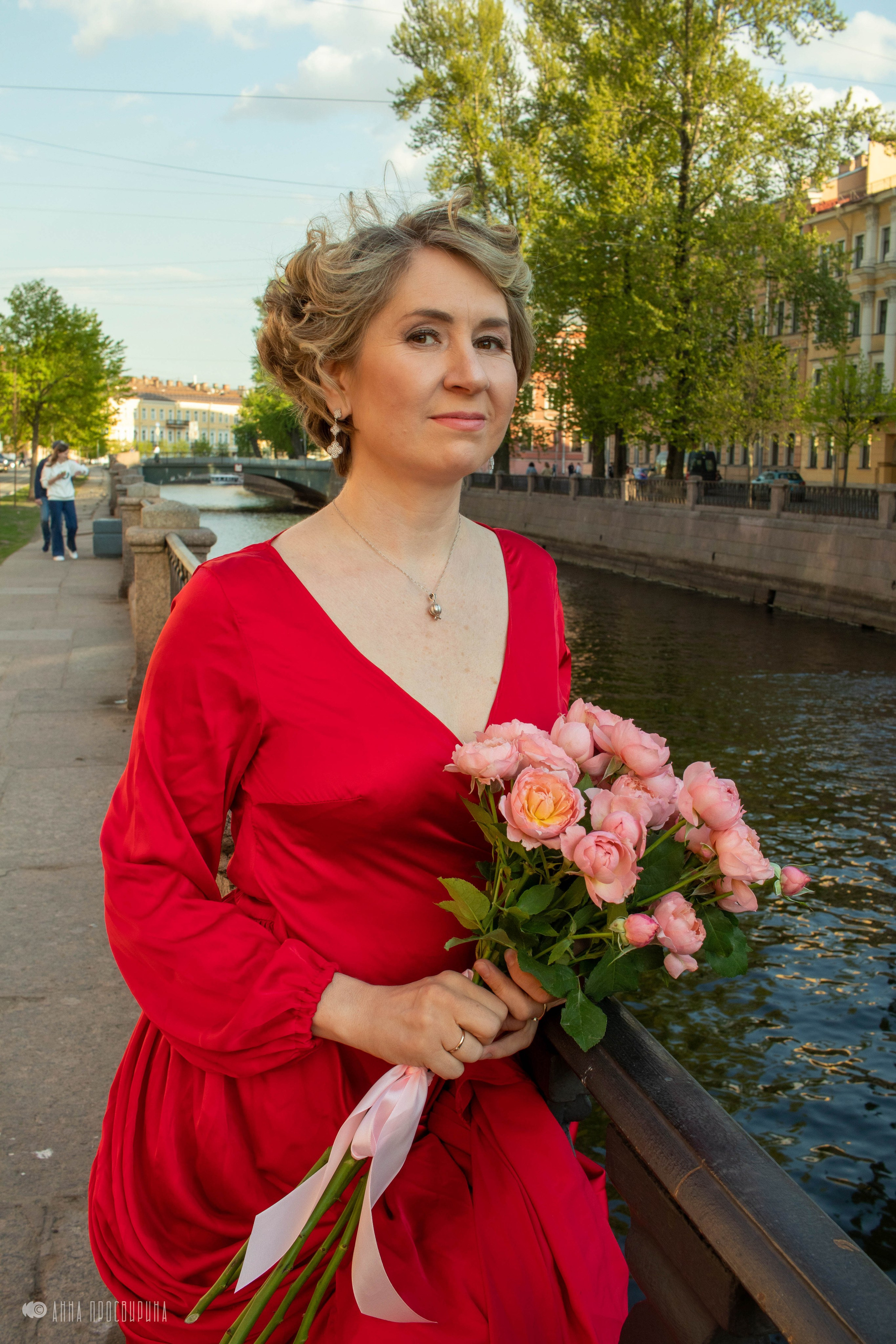 Контент-съемка с цветами, канал Грибоедова. Ваш фотограф в Санкт-Петербурге Анна Просвирина