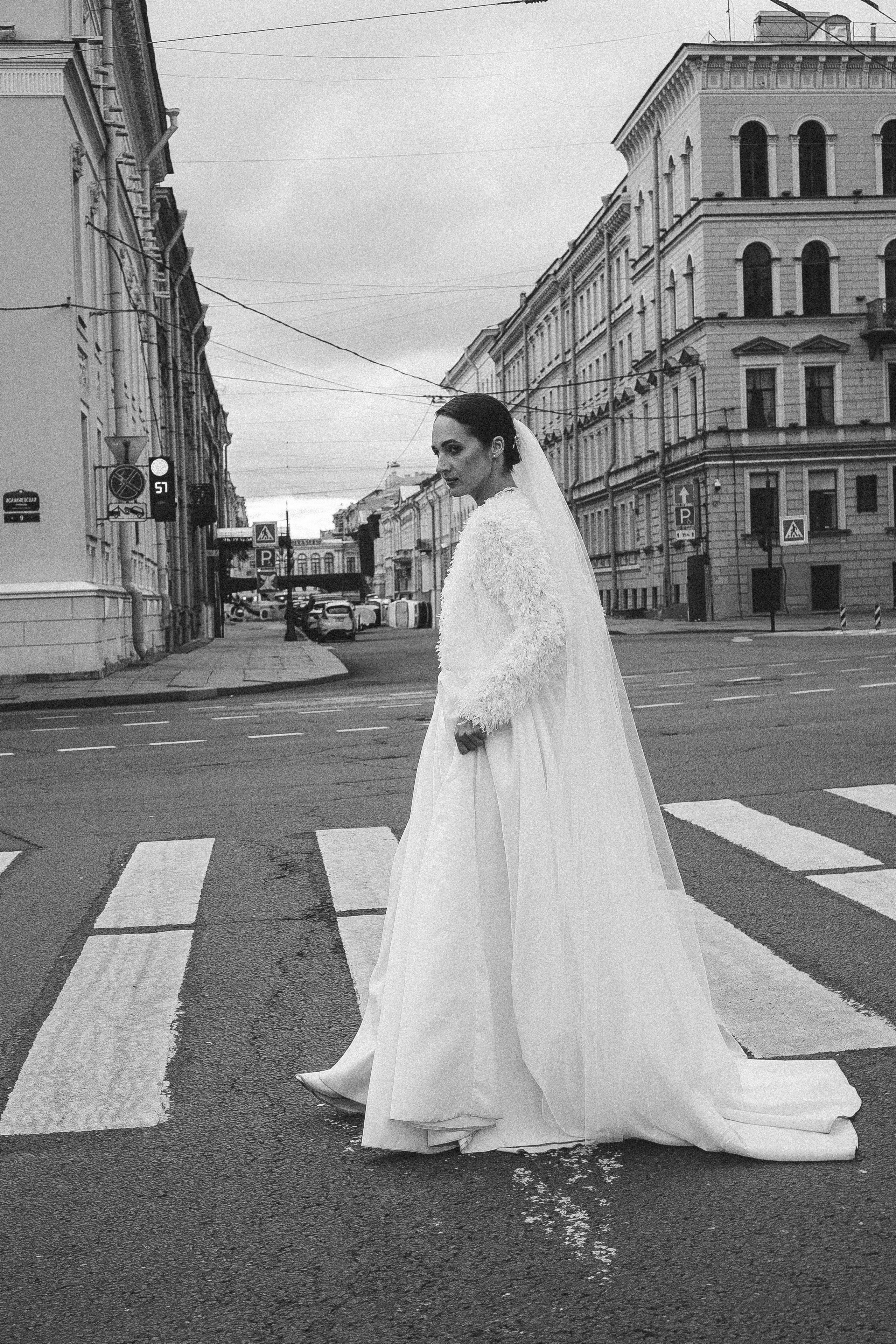 СВАДЕБНАЯ ПРОГУЛКА В САНТК-ПЕТЕРБУРГЕ (ИСАКИЕВСКИЙ СОБОР, ЗИМНЯЯ КАНАВКА, ЭРМИТАЖ И БОЛЬШАЯ МОРСКАЯ УЛИЦА). Профессиональный фотограф, Санкт-Петербург — Виктория Богомолова