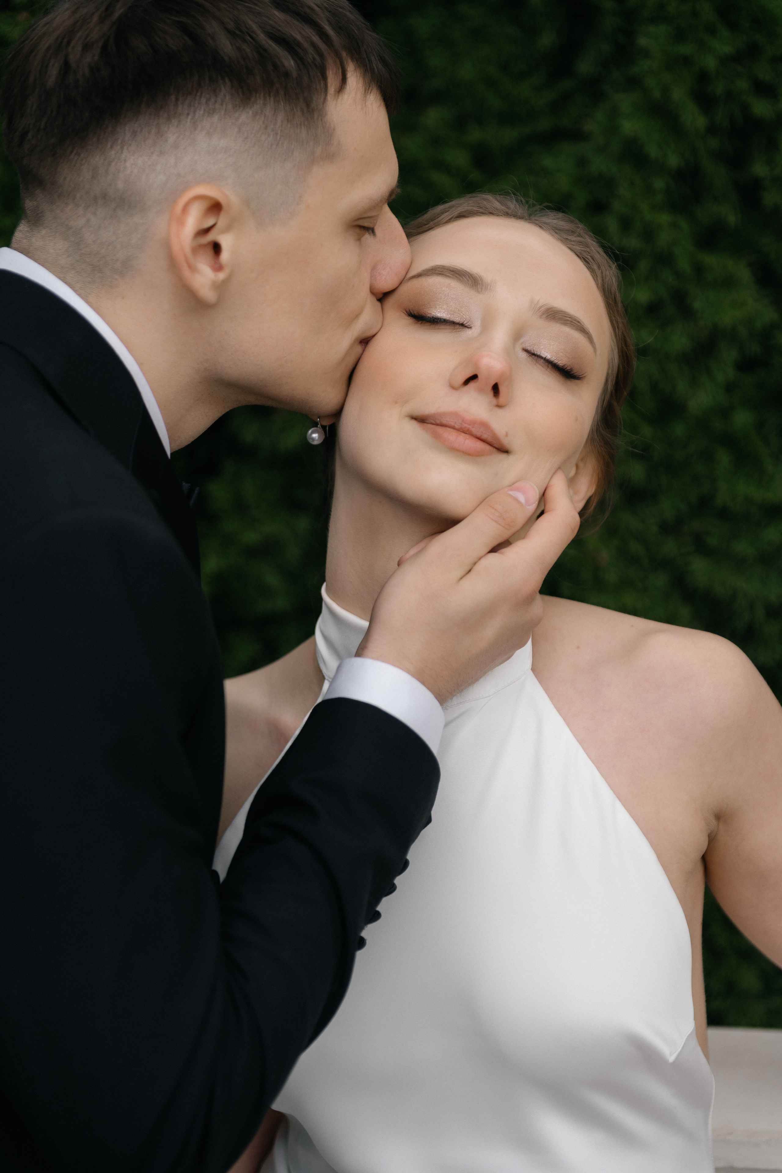Wedding day in Martinique Bar. Wedding PHOTOGRAPHER Andrew Vnukov