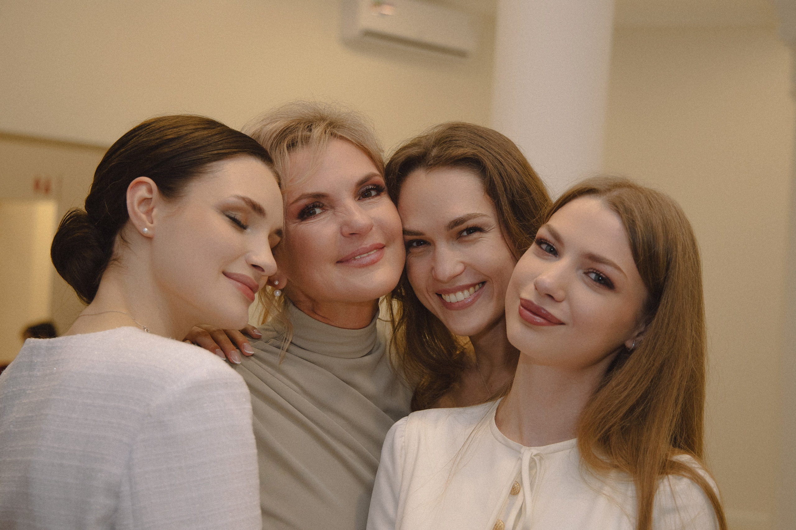 Без лишнего. Свадебный фотограф Марина Пескова | душевная и кинематографичная съёмка в Москве и России