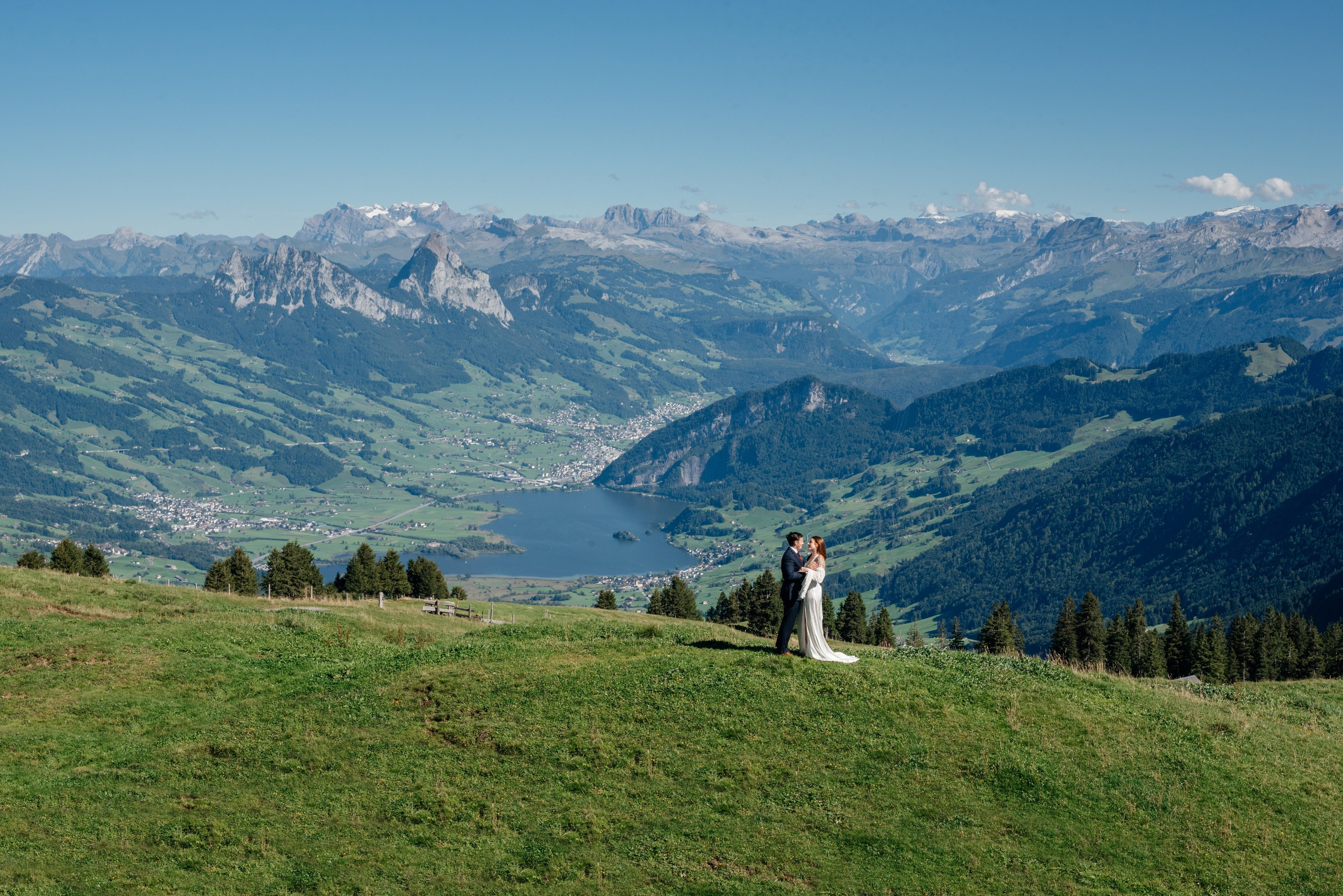 Elizabeth & Mitchell (Lucerne). Photographer in Interlaken area