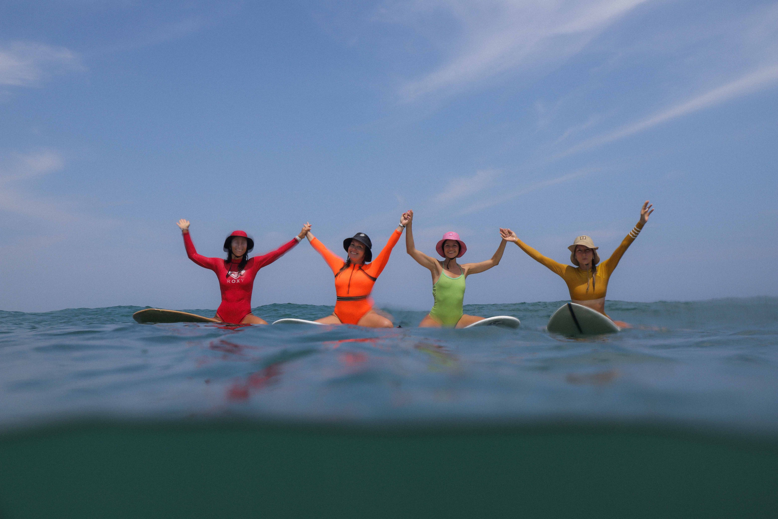 Съемка серфинга с воды в Велигаме | Девушка на рифе — атмосферные кадры. Фотограф на Шри-Ланке