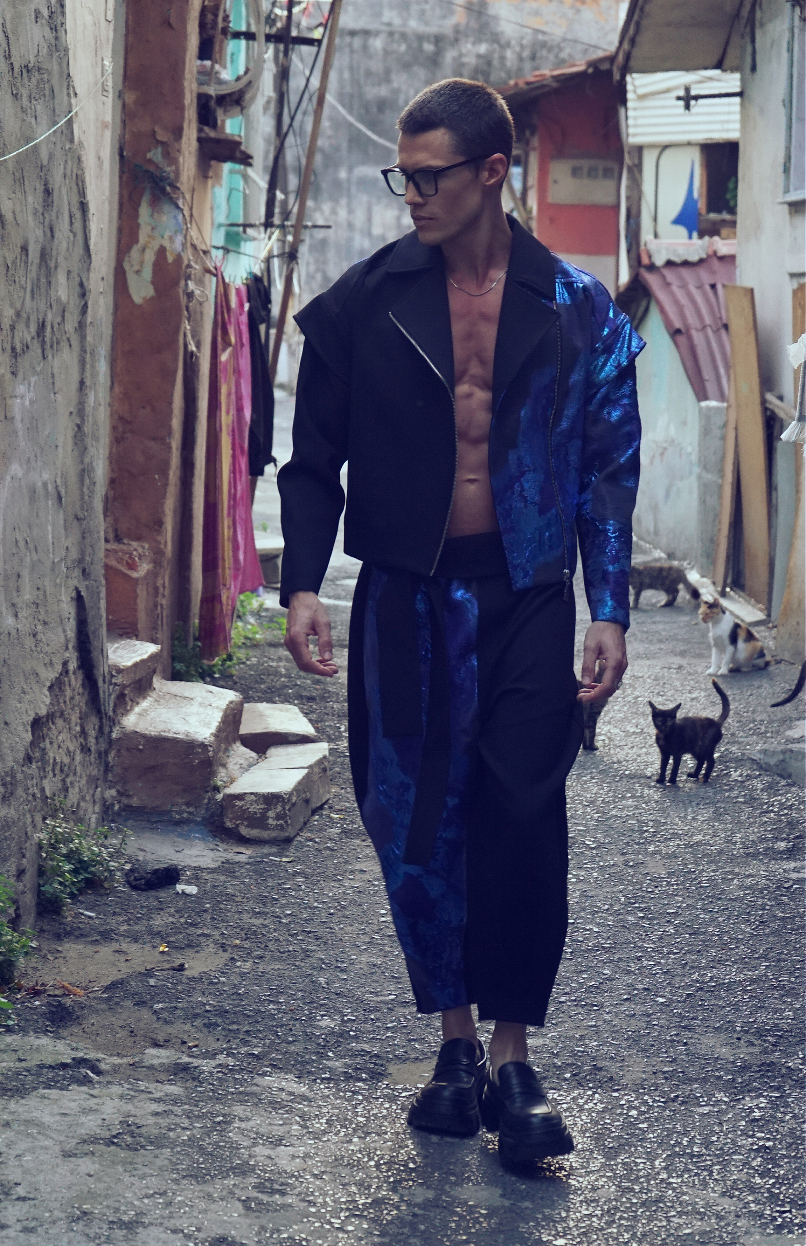 Male model photoshoot Istanbul – street style fashion photography in Balat.