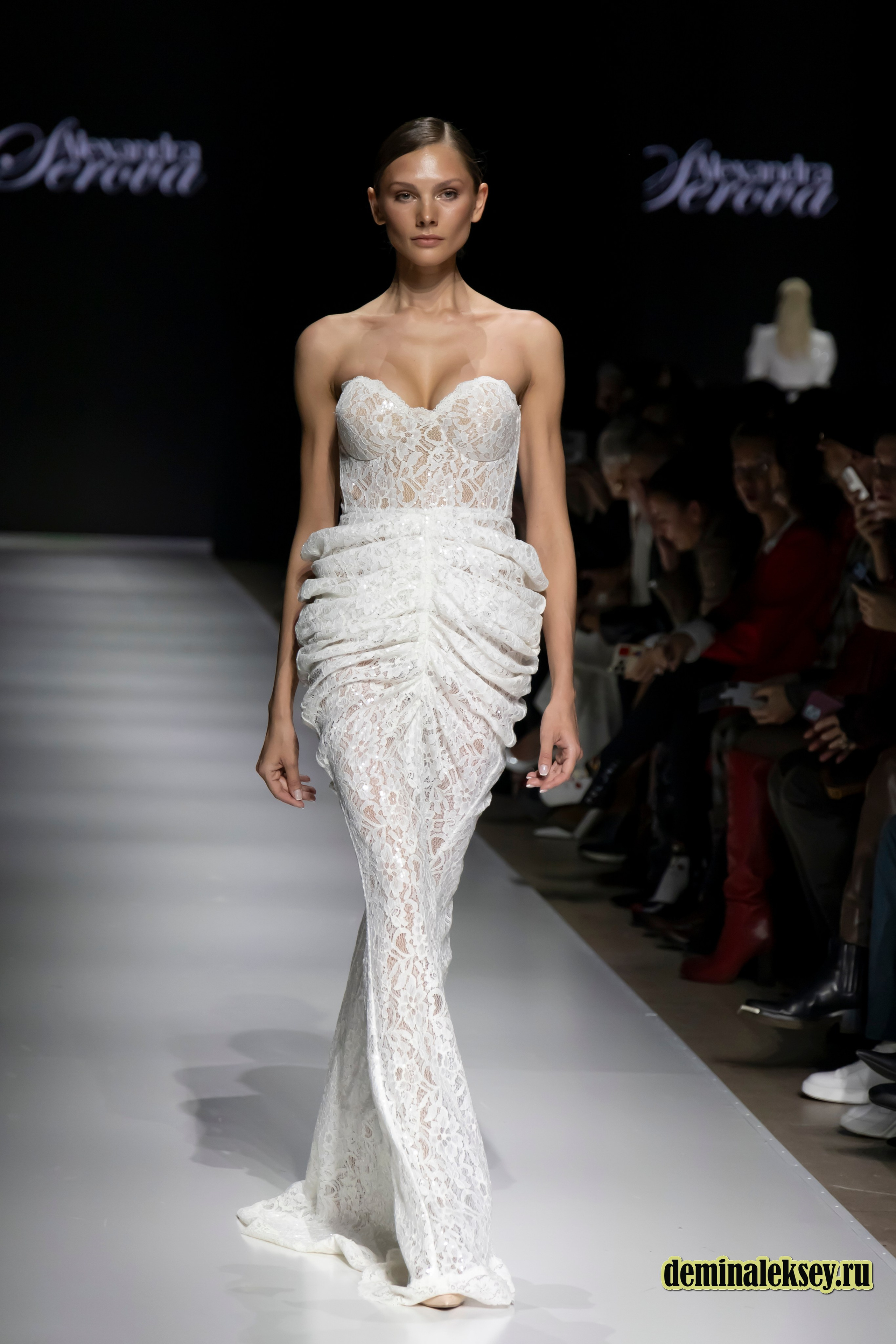 Московская неделя моды 2024 9 октября дизайнер Alexandra Serova. Репортажный, семейный и студийный фотограф в Москве Демин Алексей