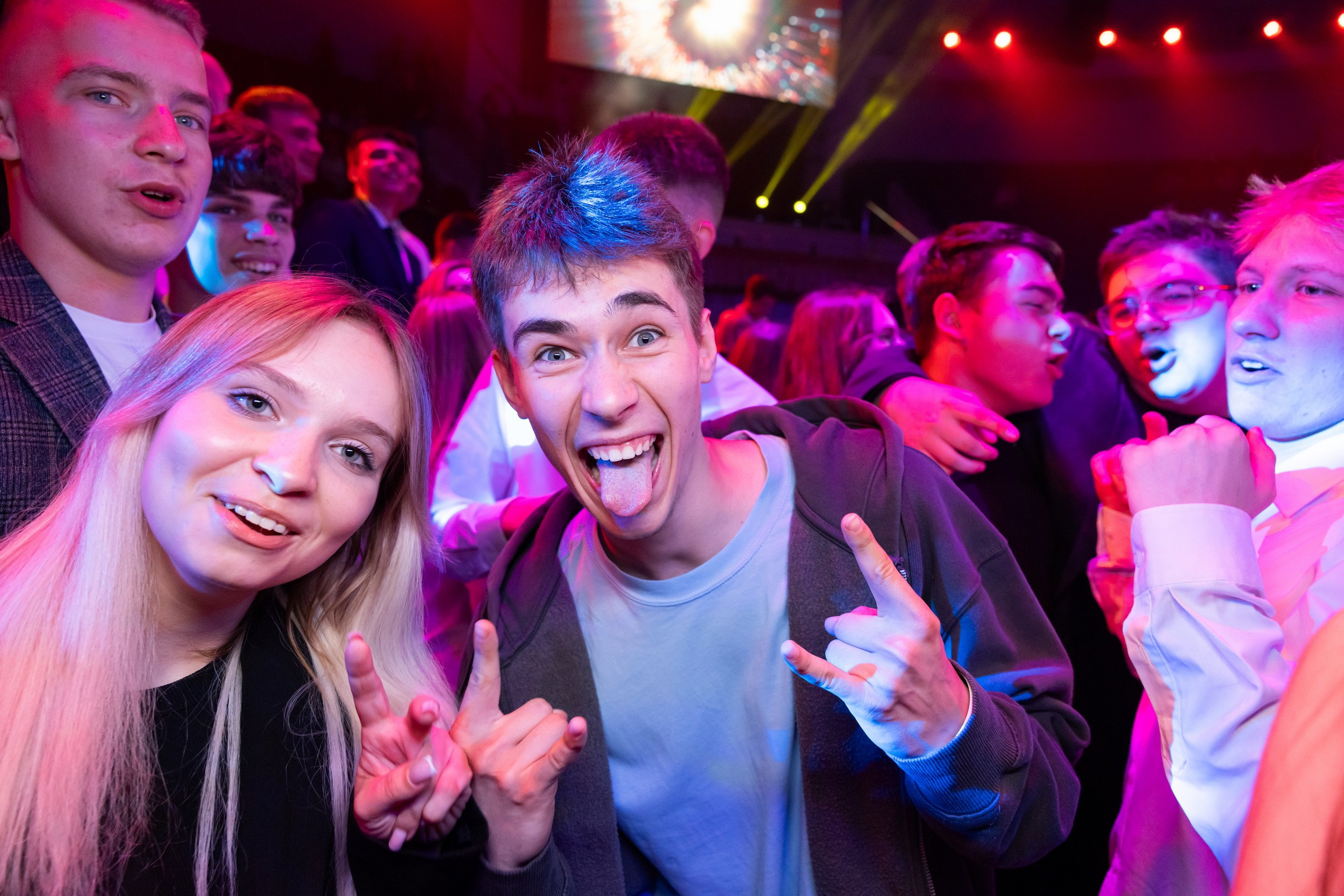 Городской бал выпускников (24 июня 2025). Репортажный фотограф Алексей Пирязев