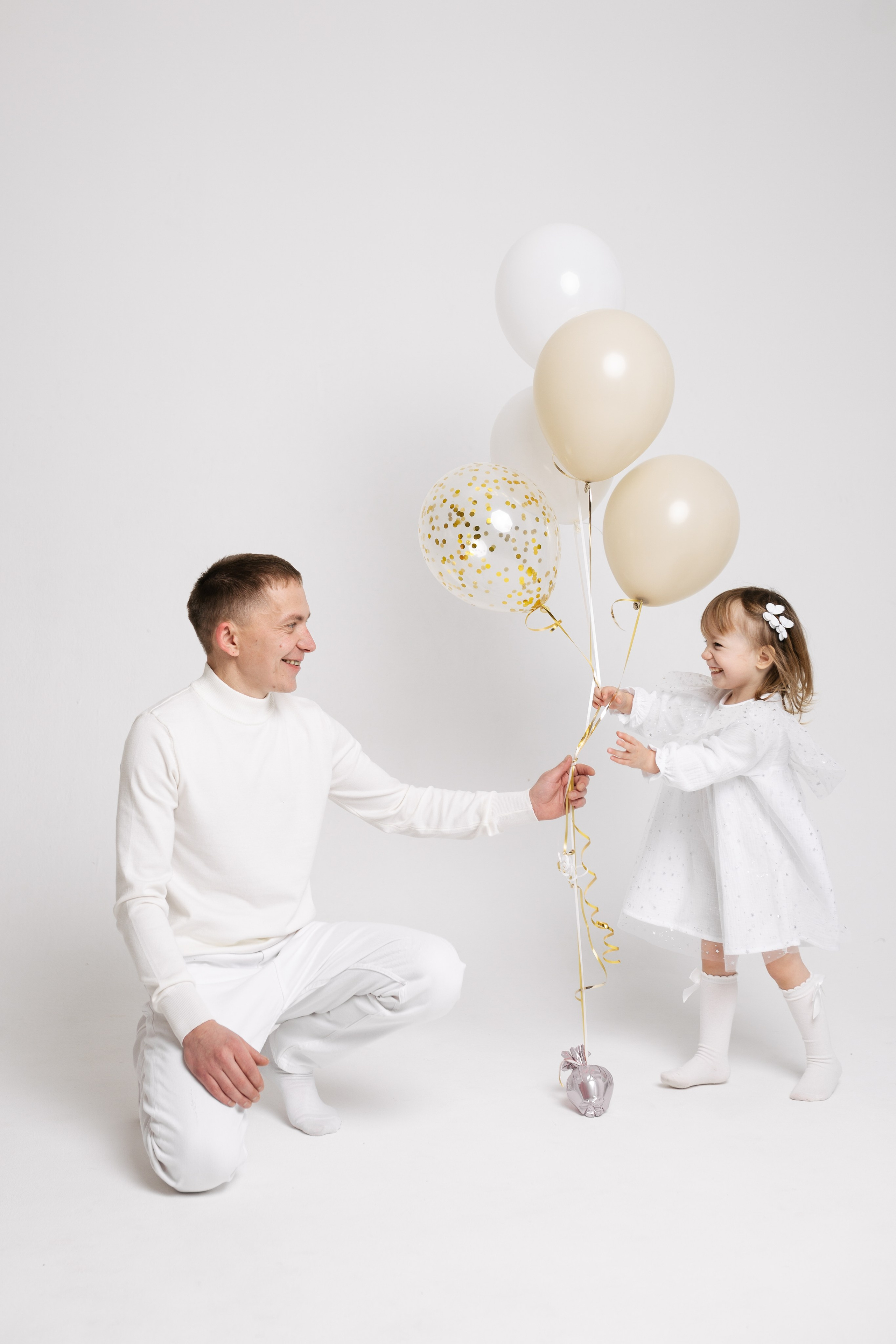 Маша, сколько тебе уже? Вот столько (3 года, показывая на пальцах)). Свадебный и женский фотограф в Санкт-Петербурге Муртеева Екатерина