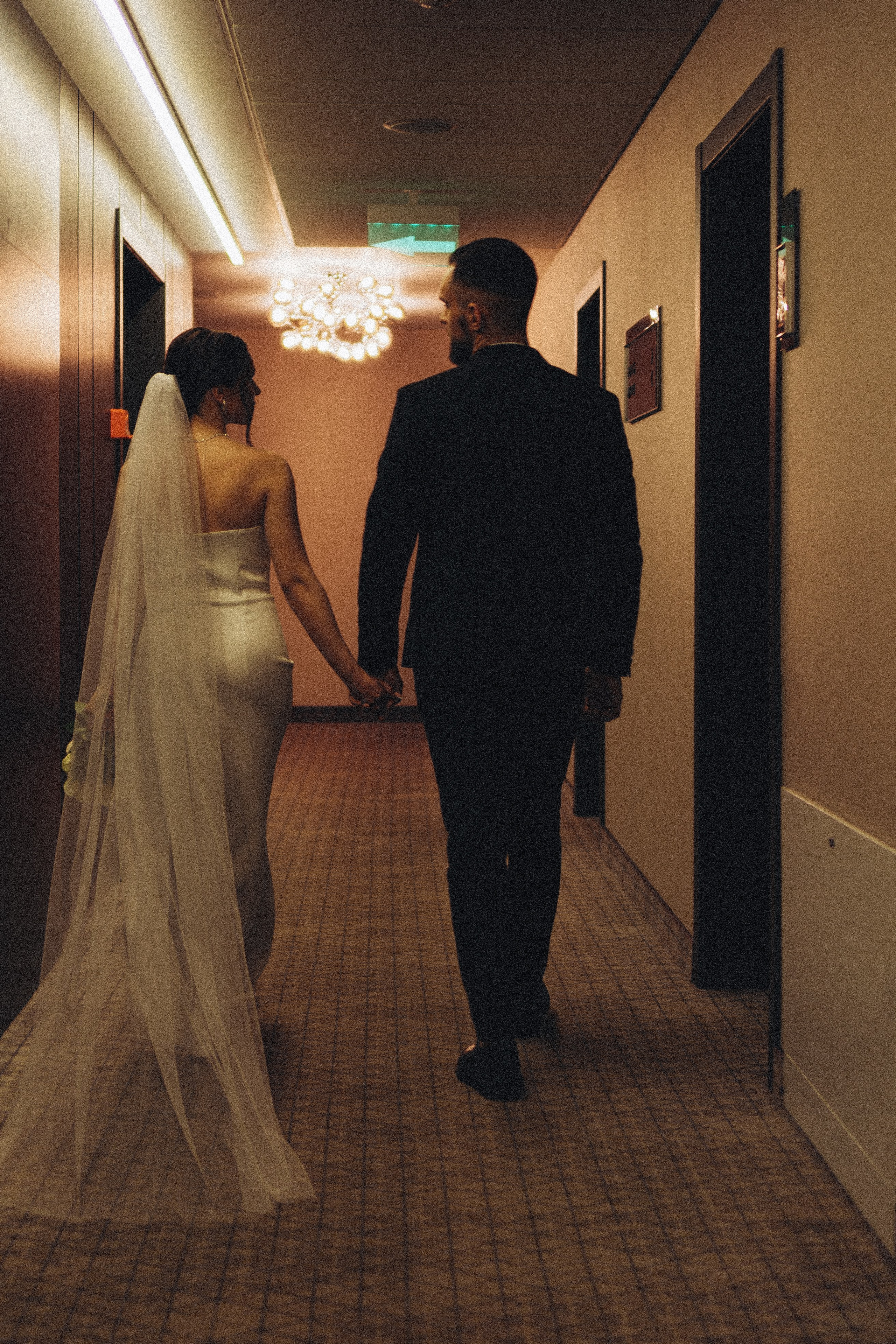 СВАДЕБНАЯ СЬЕМКА СБОРОВ ЖЕНИХА И НЕВЕСТЫ В ОТЕЛЕ И ТАКЖЕ ФОТОСЕССИИЯ В ОТЕЛЕЕ МЕГАПОЛИС БРЯНСК. Профессиональный фотограф, Санкт-Петербург — Виктория Богомолова