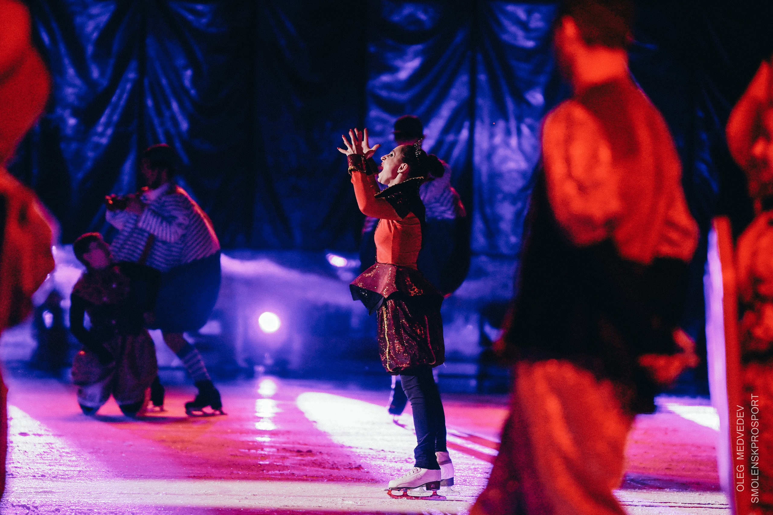 Алиса в стране чудес шоу на льду. Спортивный фотограф Олег Медведев | prosport67 | Смоленск