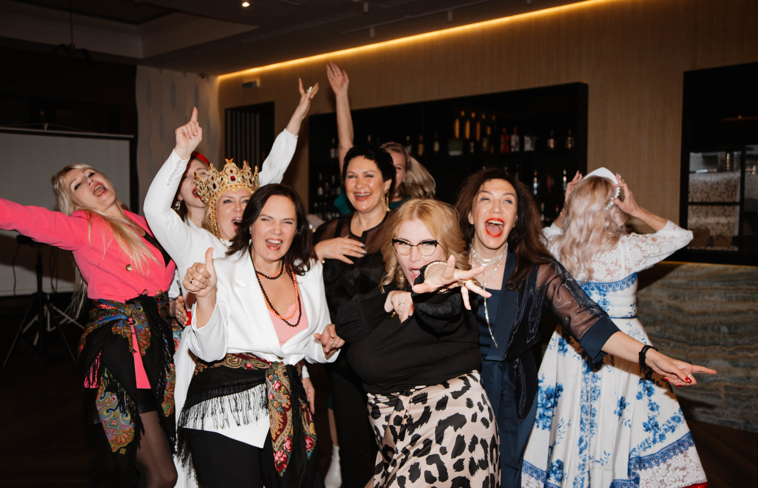 Праздник в стенах клубного пространства «Своя Среда». Ксения Glossa. Портретный и репортажный фотограф в Самаре