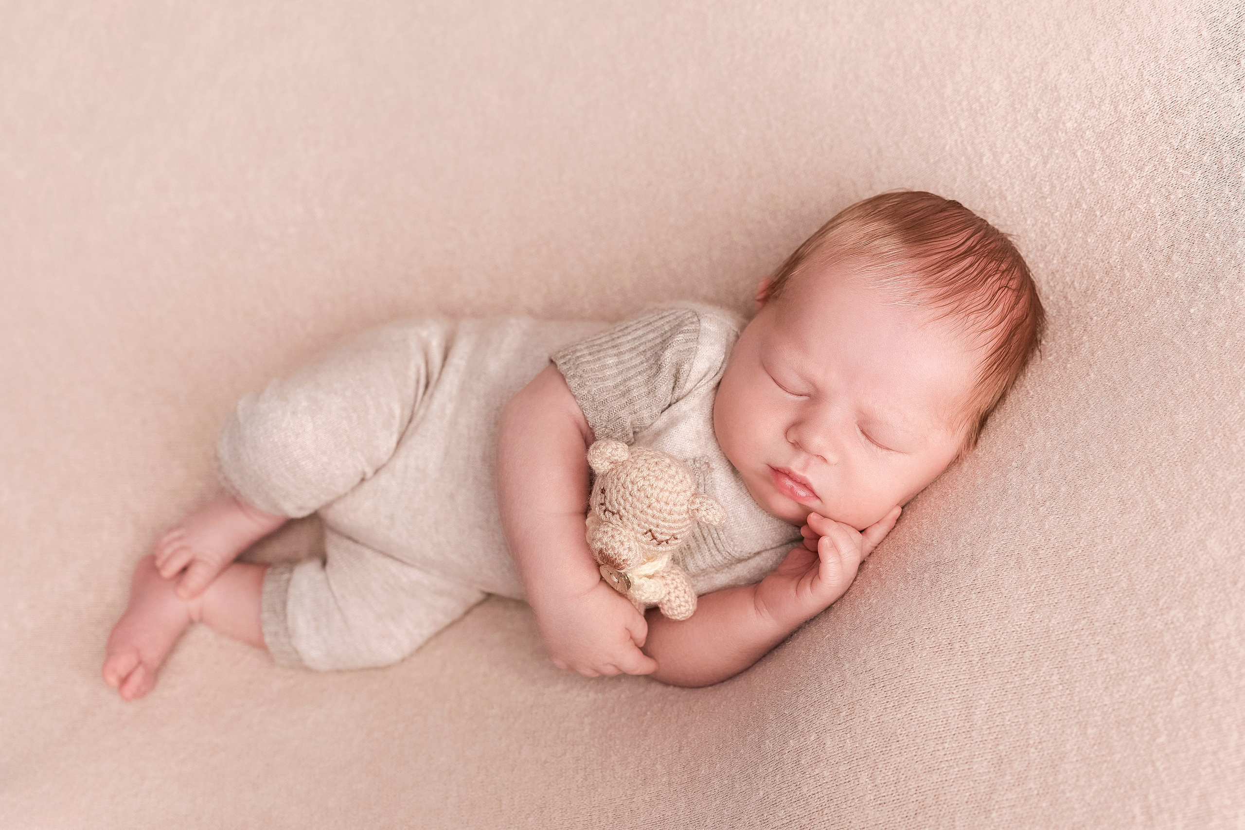 Newborn. Фотограф новорожденных и детский фотограф в Екатеринбурге Ксени
