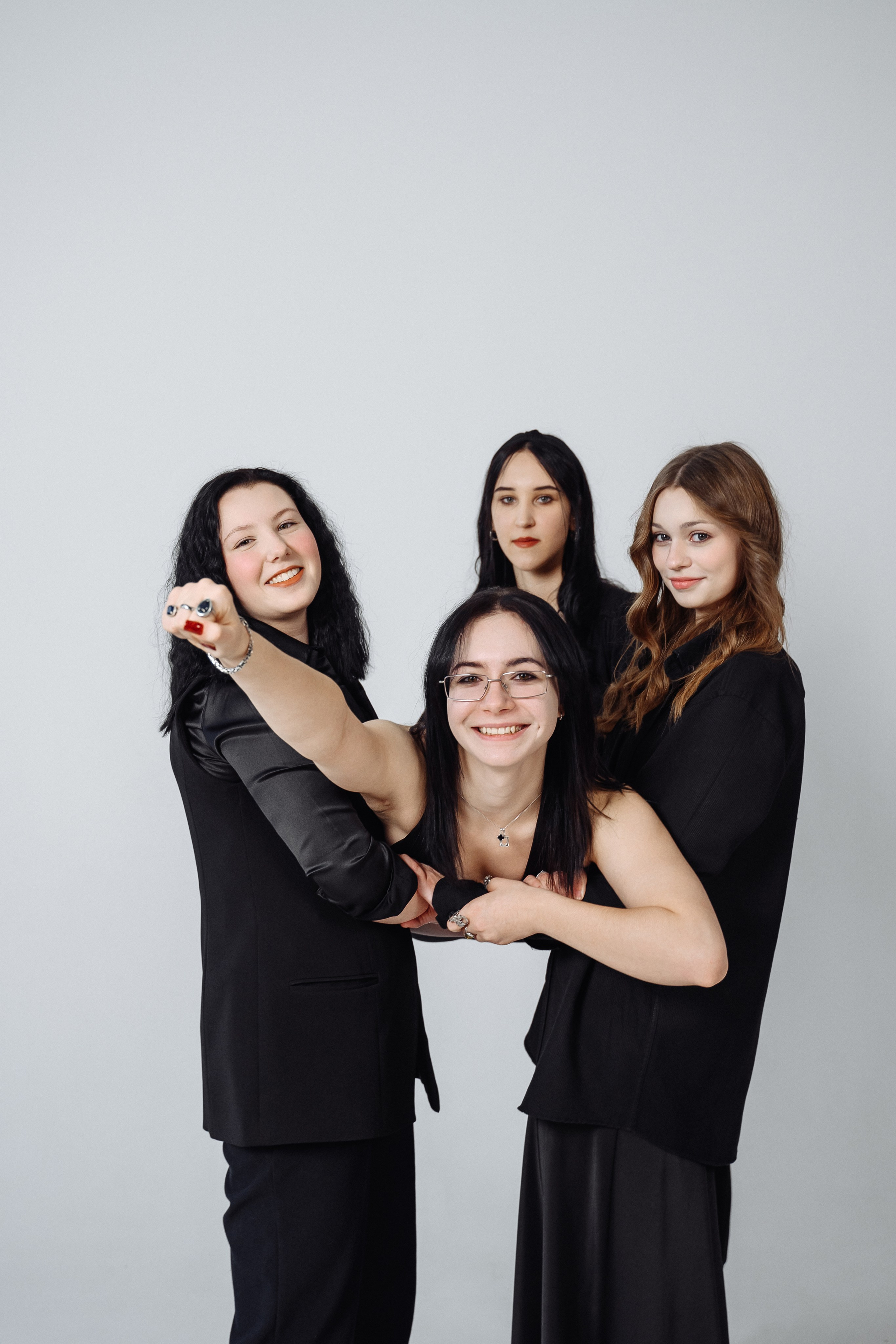 ВЫПУСКНИКИ 11 КЛАСС. МАРГАРИТА КУДРЯШОВА СВАДЕБНЫЙ И СЕМЕЙНЫЙ ФОТОГРАФ ТВЕРЬ МОСКВА