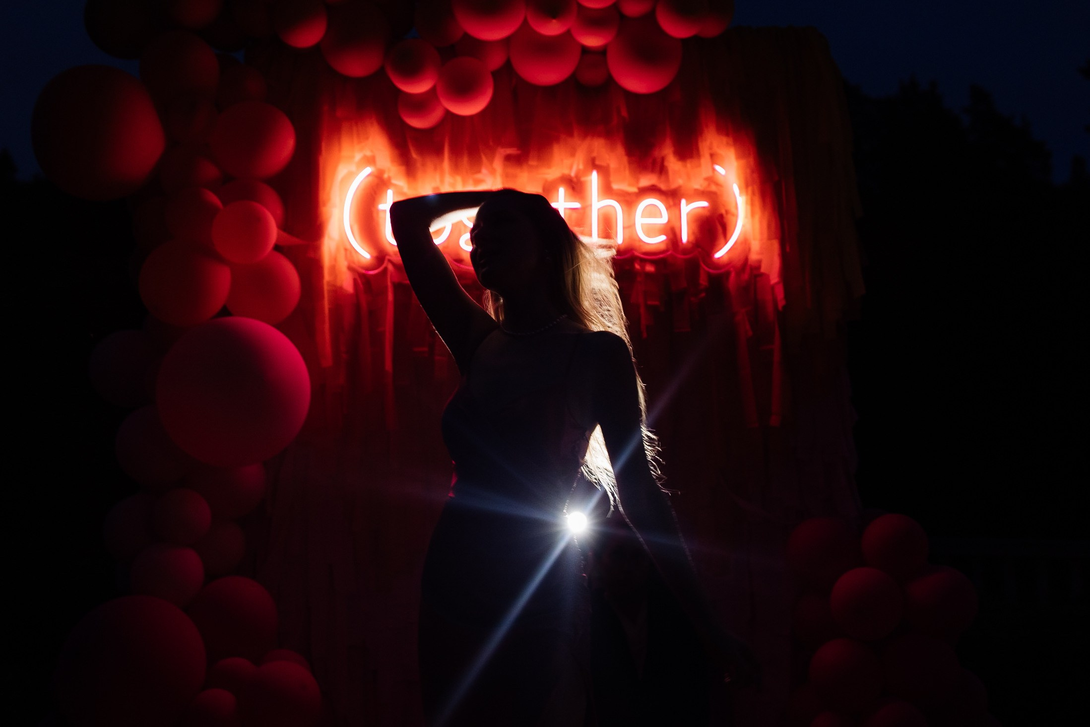 HOLDING_OUT_OF_THE_HERO. Wedding photographer in Europe