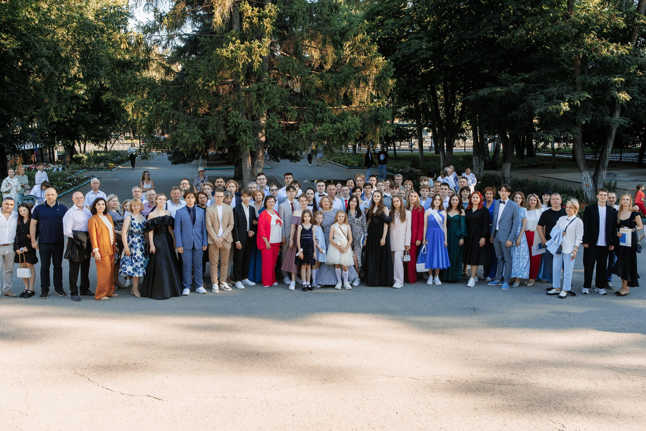 Выпускной Гимназия 12 2024 г. Свадебный и портретный Фотограф в Липецке Дмитрий Котюков