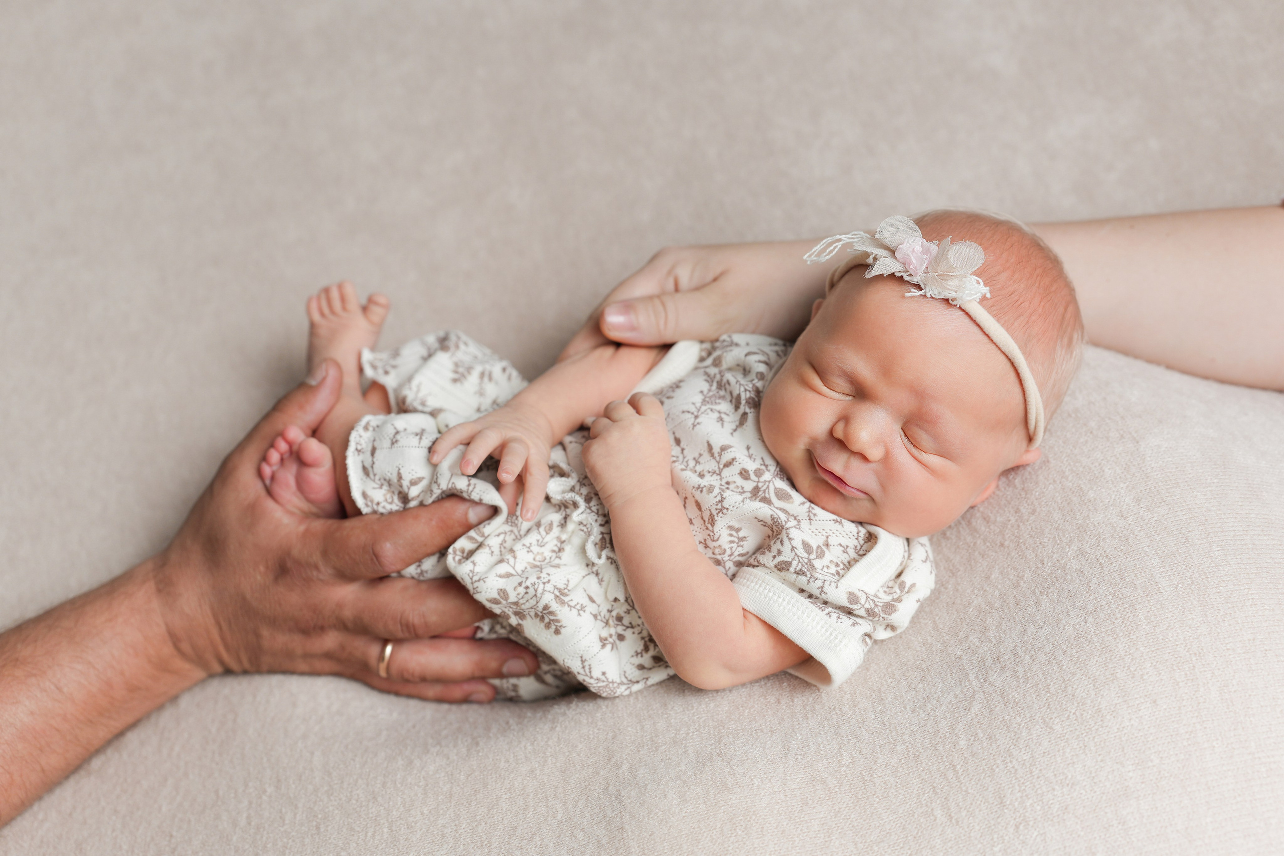 Newborn. Фотограф новорожденных и детский фотограф в Екатеринбурге Ксени