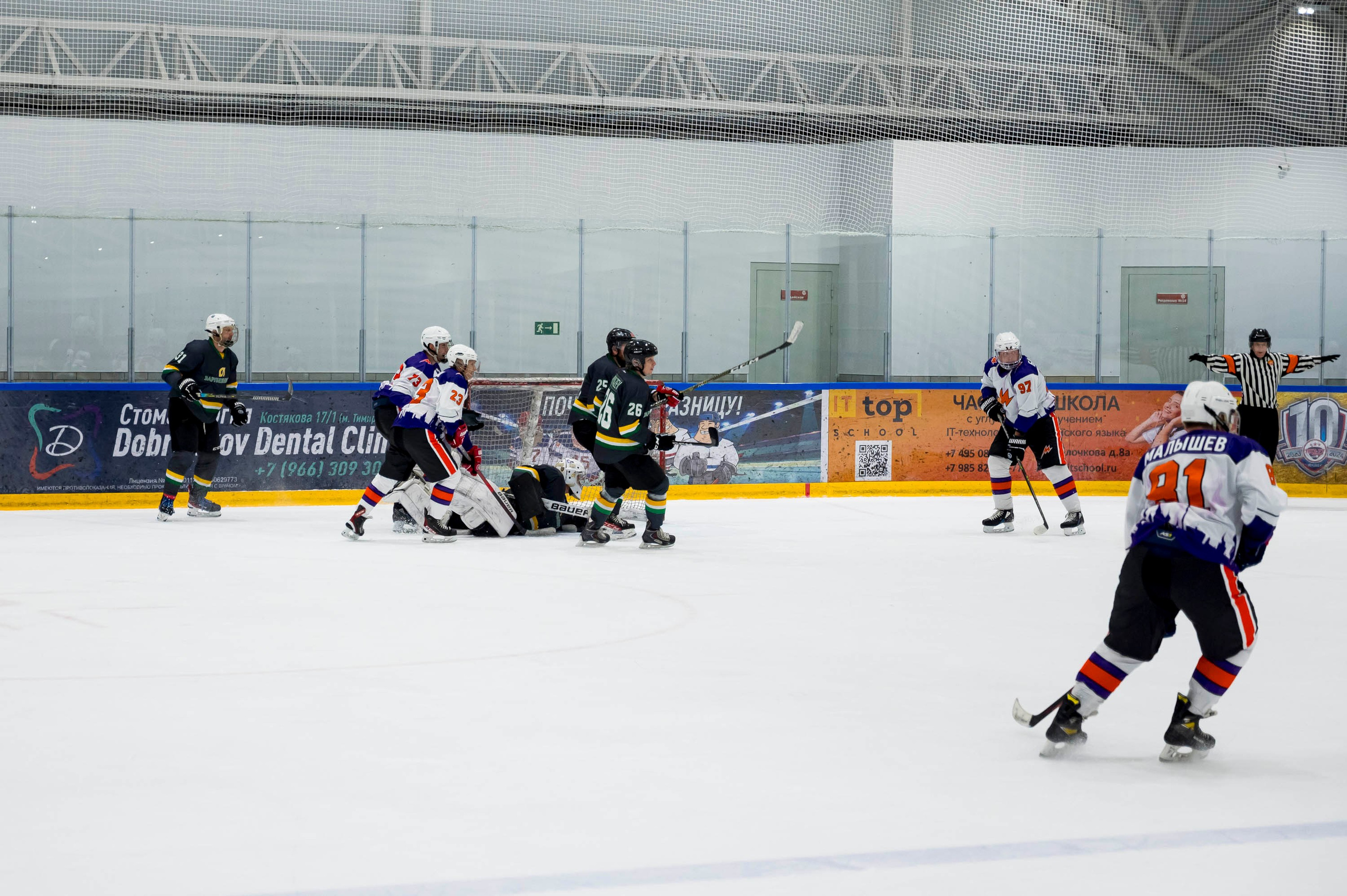 Хоккейный матч корпоративной команды Зарубежнефть. Репортажный фотограф и видеограф Слава Думчев. Тимбилдинги, отчетники, корпоративы