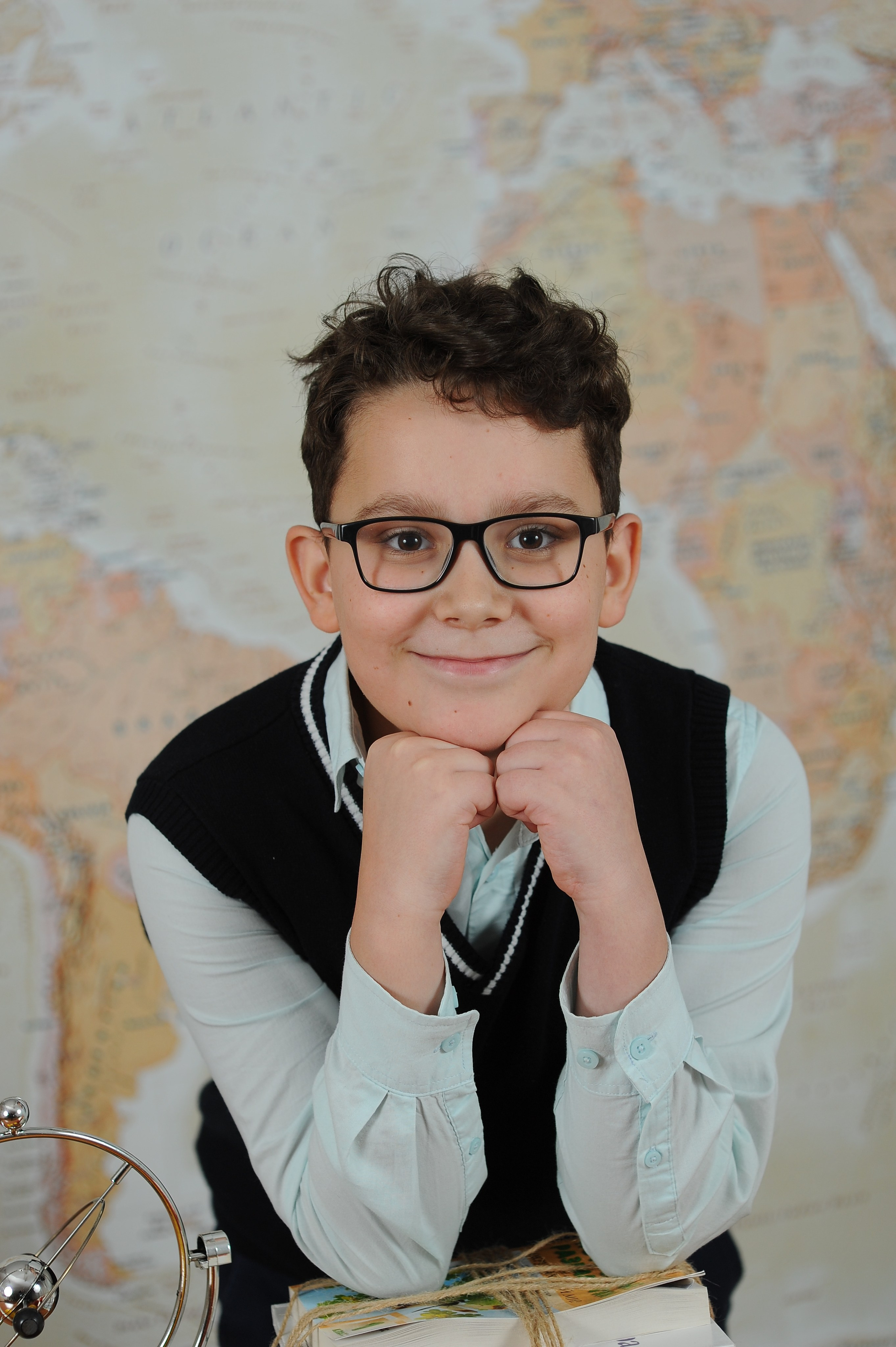 4 класс для альбома. Детский портрет