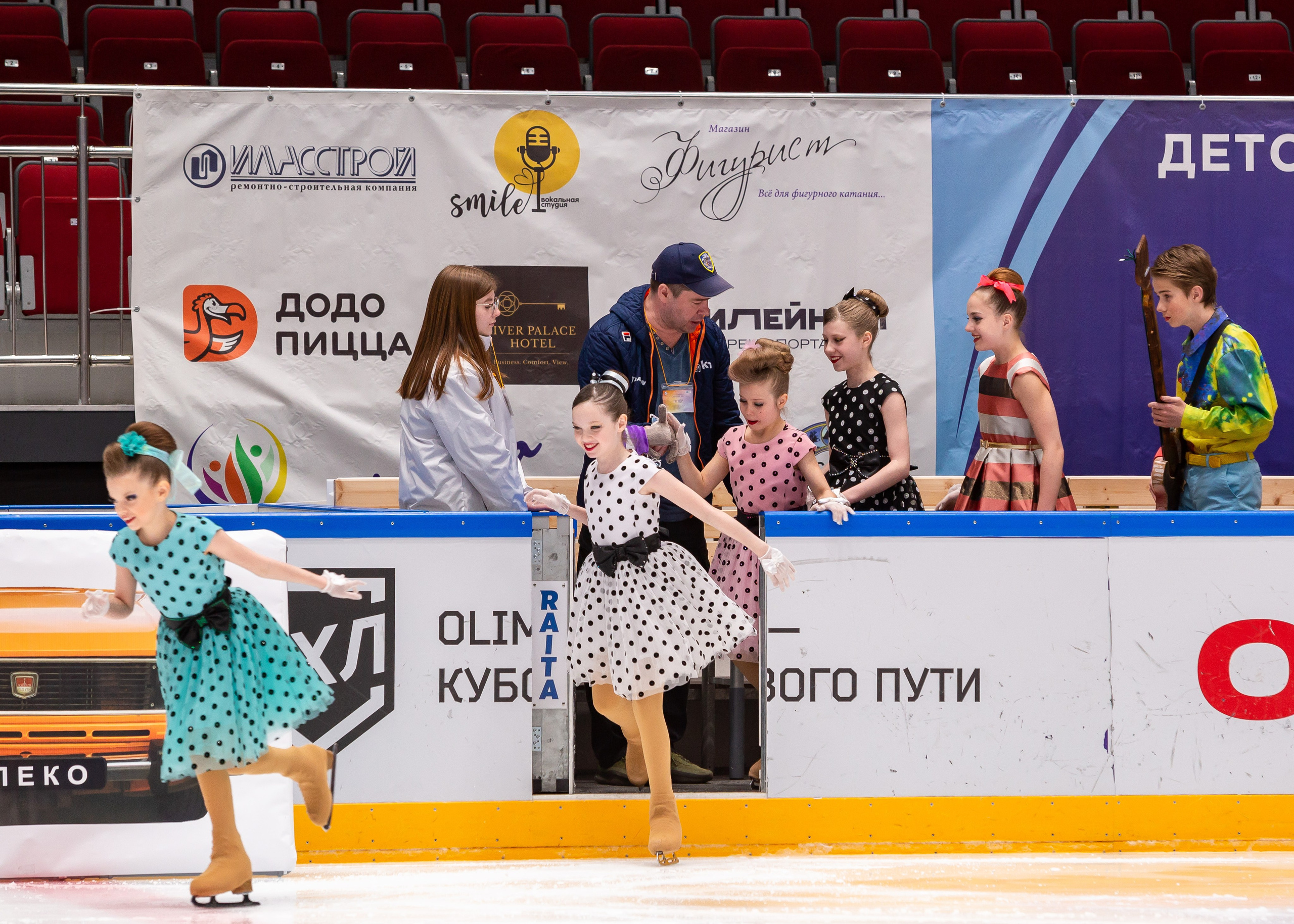 VII Ежегодный фестиваль массовых танцев на льду и фигурного катания «Петровский лёд» Санкт-Петербург 2024. Репортажный фотограф в Москве