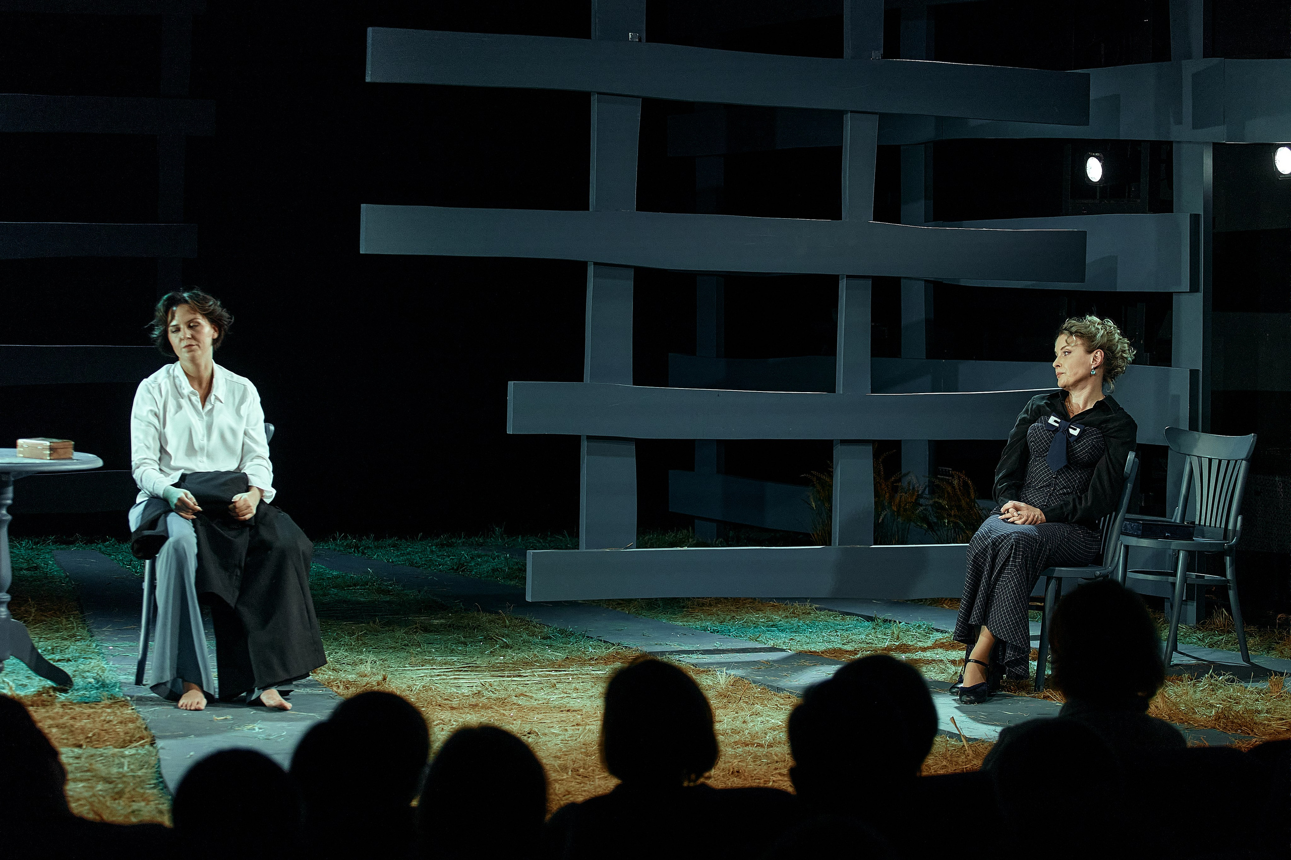 Бесприданница. Приют комедианта. Фотограф Нина Антонова