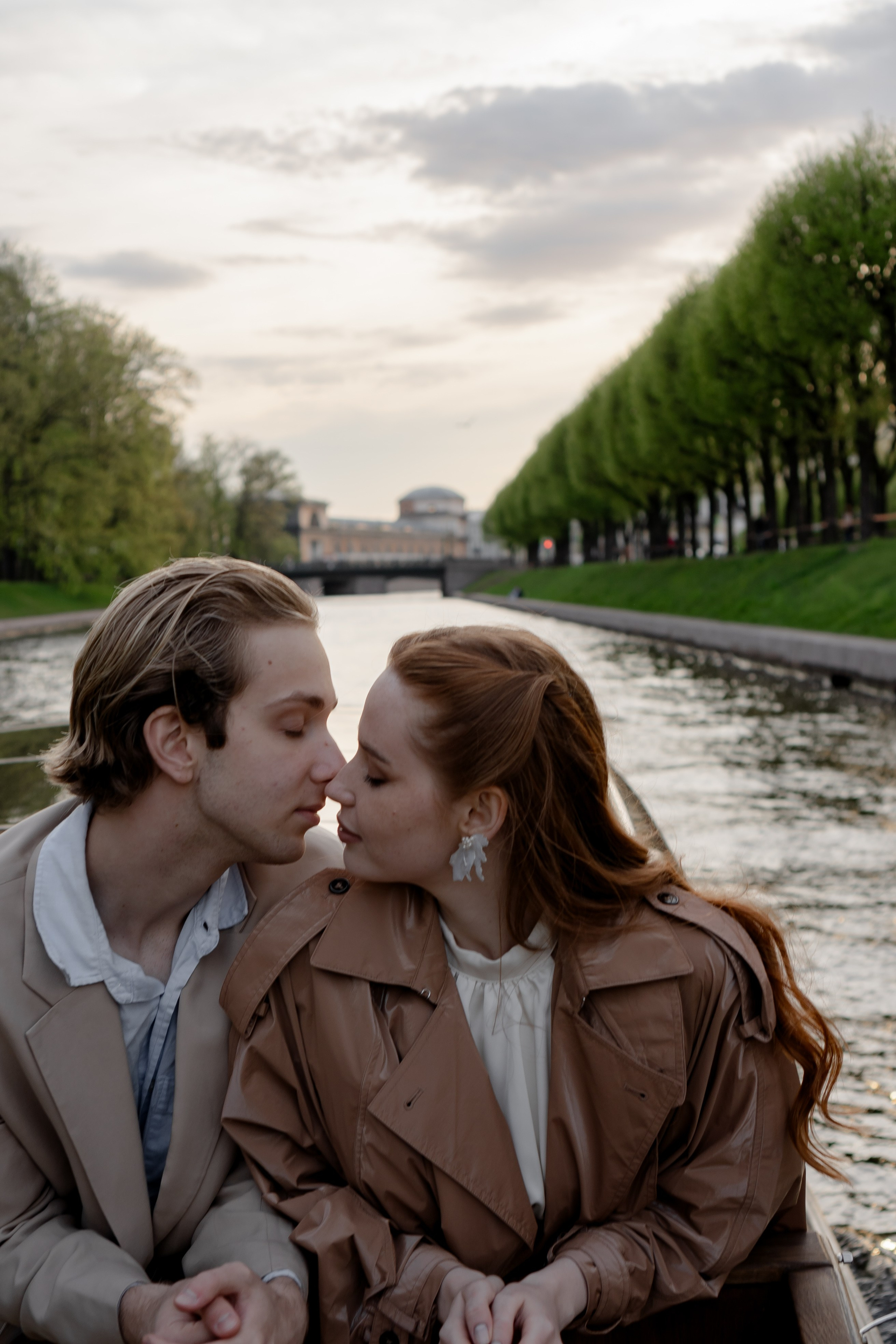 СВАДЕНБНАЯ СЬЕМКА НА КАТЕРЕ ПО КАНАЛАМ САНКТ-ПЕТЕРБУРГА И В АКВАТОРИИ НЕВЫ. Профессиональный фотограф, Санкт-Петербург — Виктория Богомолова