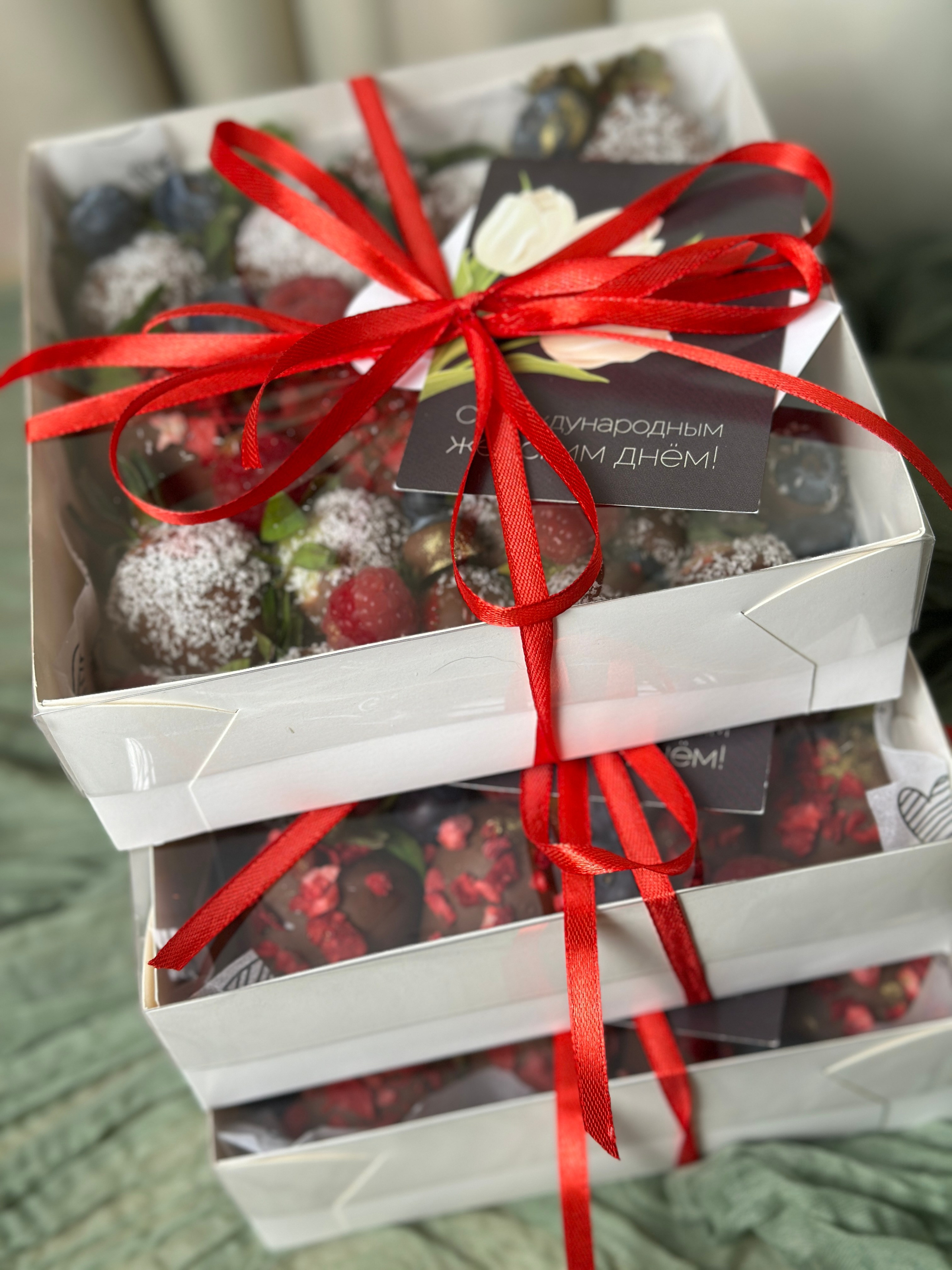 Ягоды в шоколаде. Выездной кейтеринг, съедобные букеты, торты и сладости на заказ