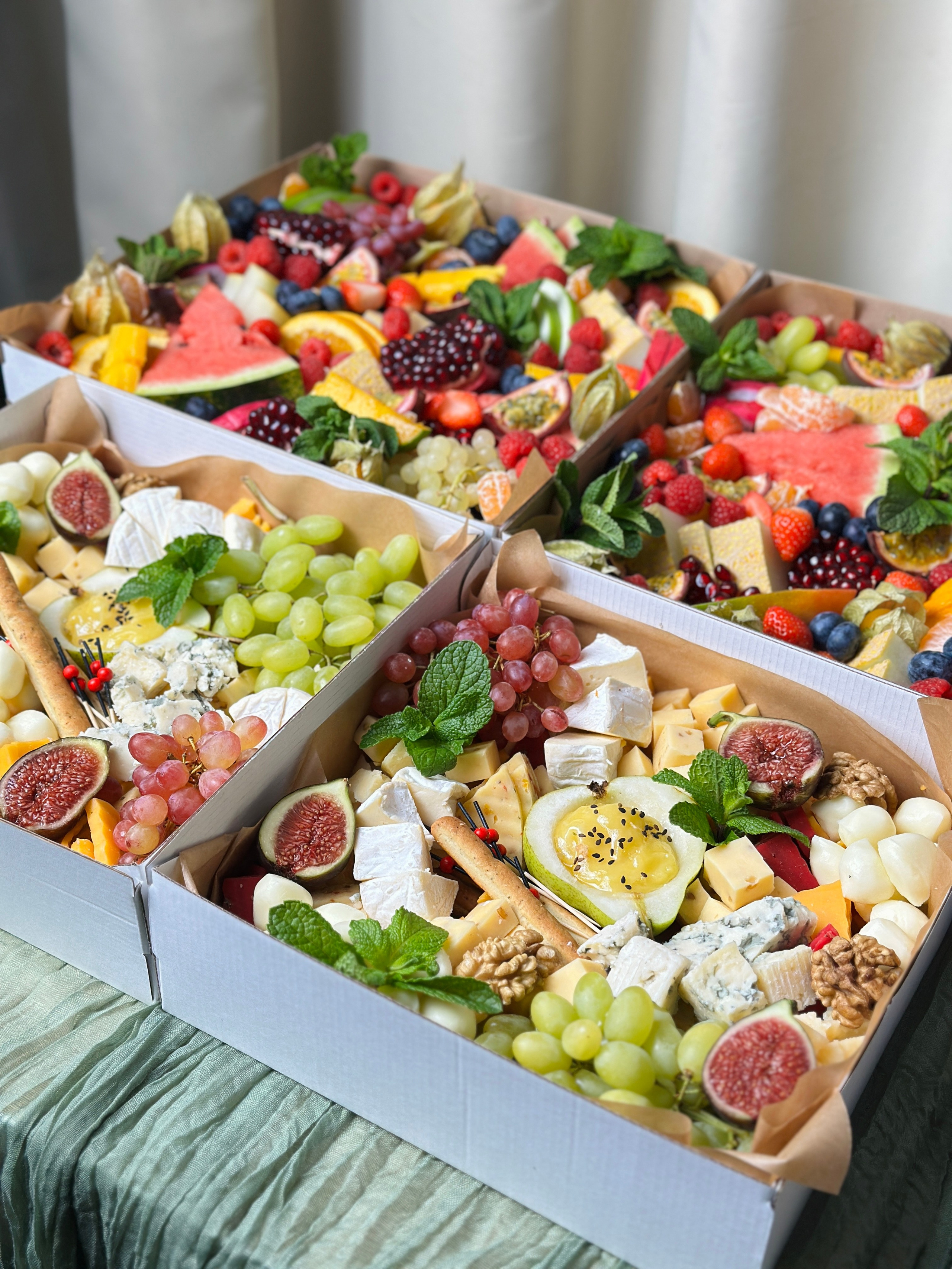 ГастроБоксы. Выездной кейтеринг, съедобные букеты, торты и сладости на заказ