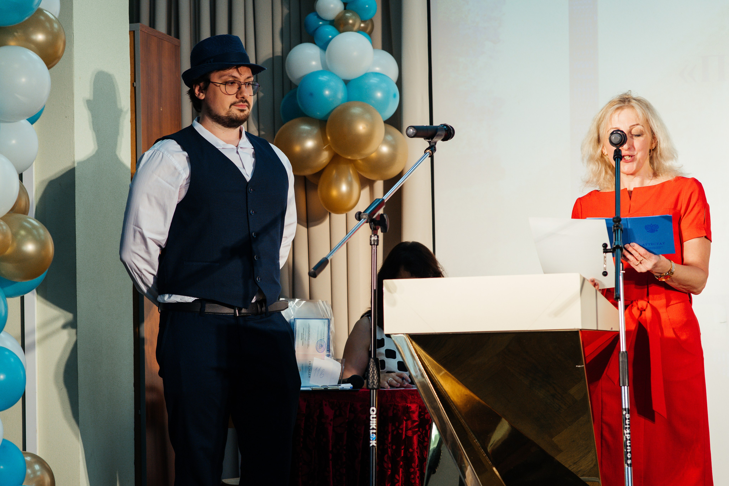 Вручение аттестатов. Выпускные альбомы в Подольске Москве и МО