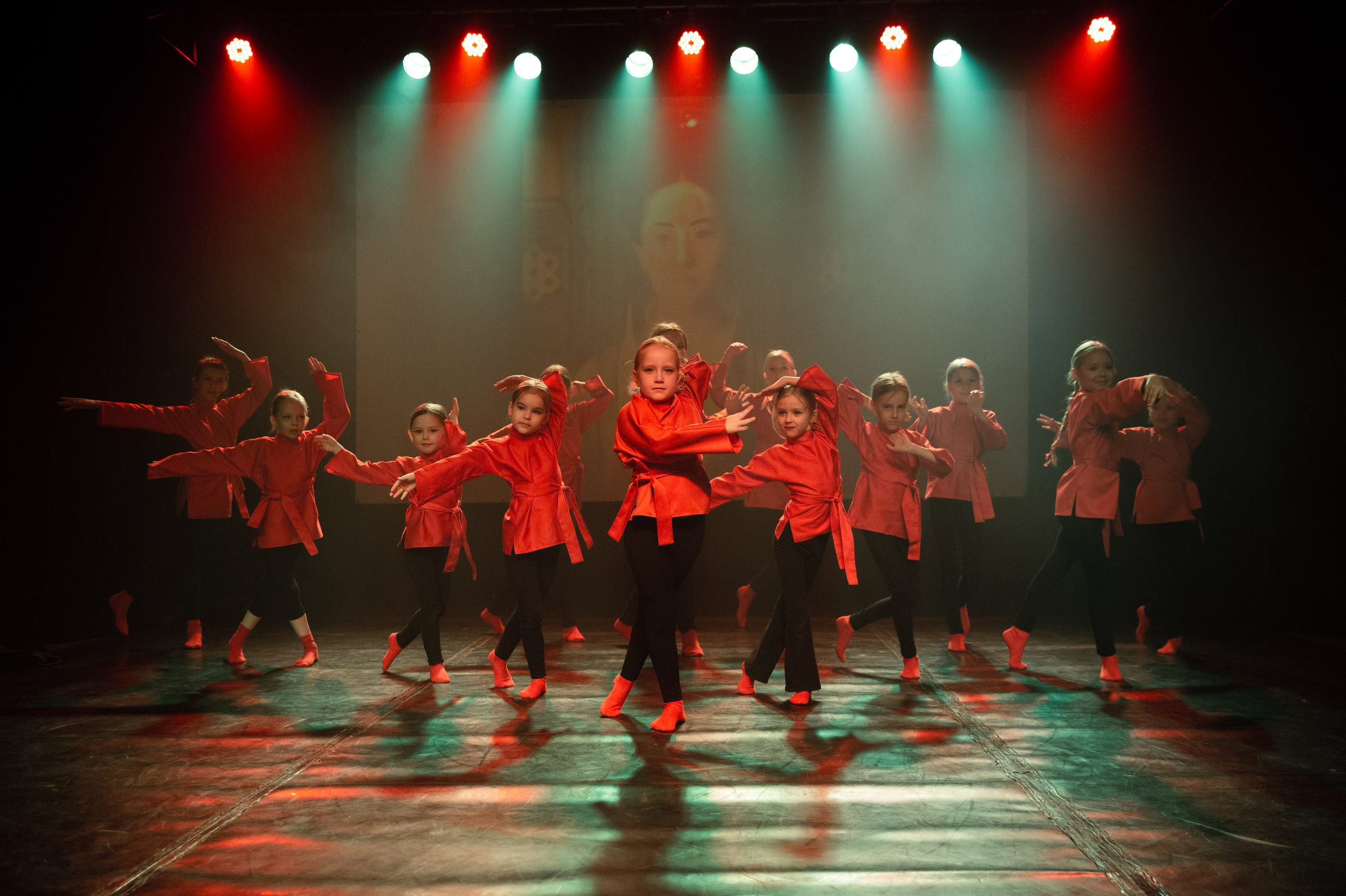 Детский танцевальный спектакль. Фотограф в Санкт-Петербурге