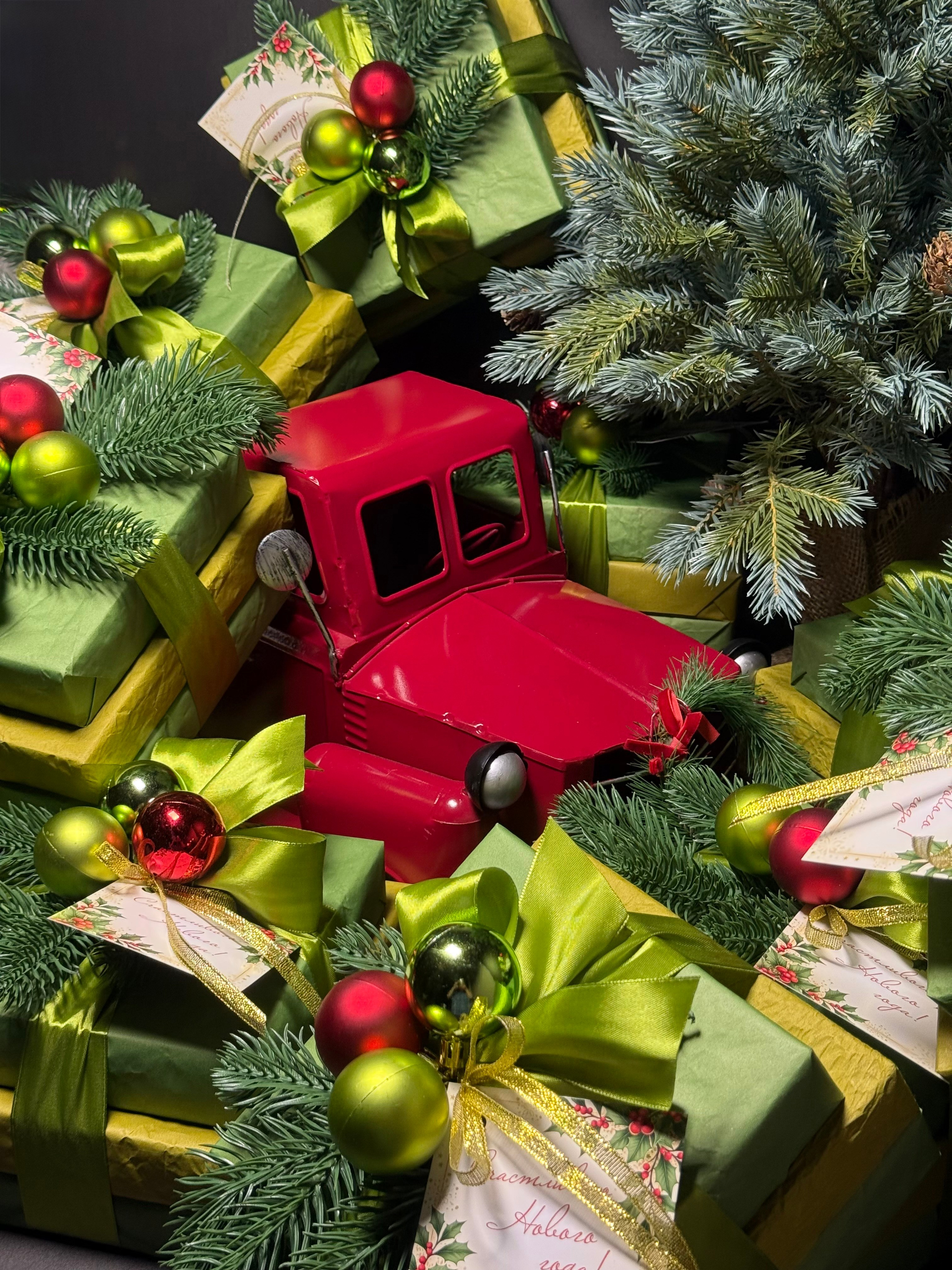 «Счастливого Нового Года». Студия подарочных наборов «Владия»