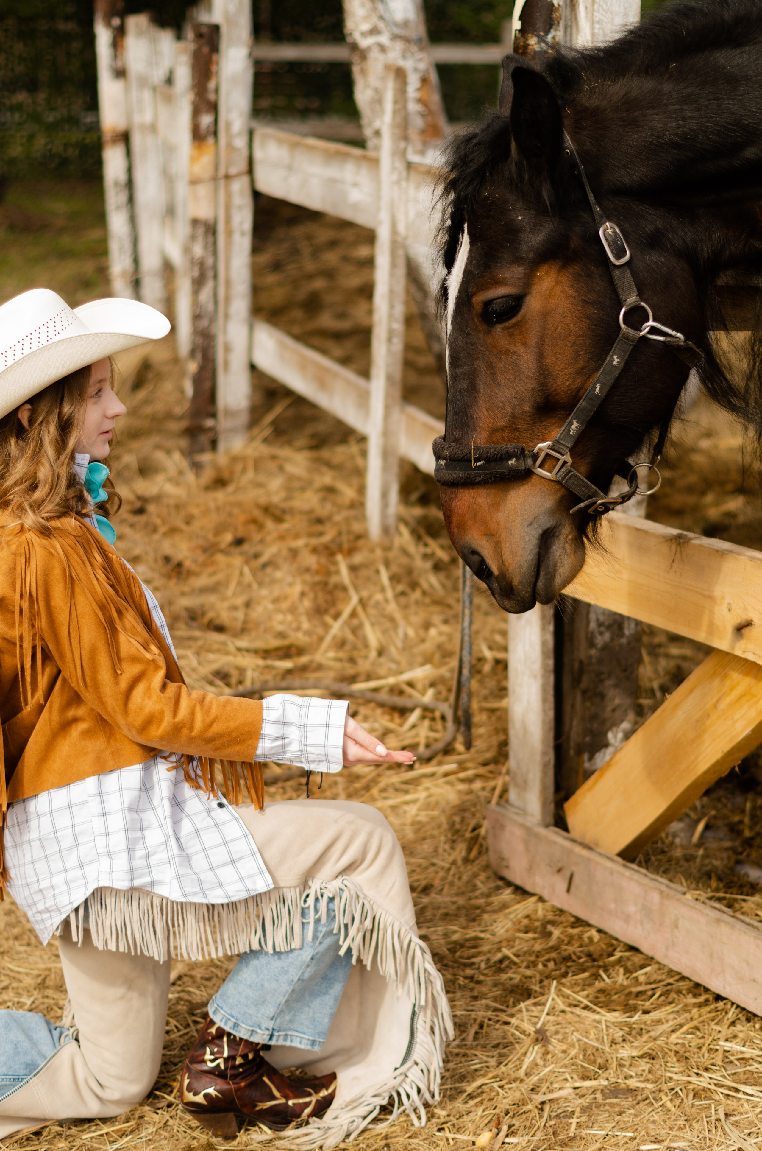 Ковбойская девчонка. Фотограф Марина Доглядная Челябинск фотосессии с лошадьми, мотоциклами