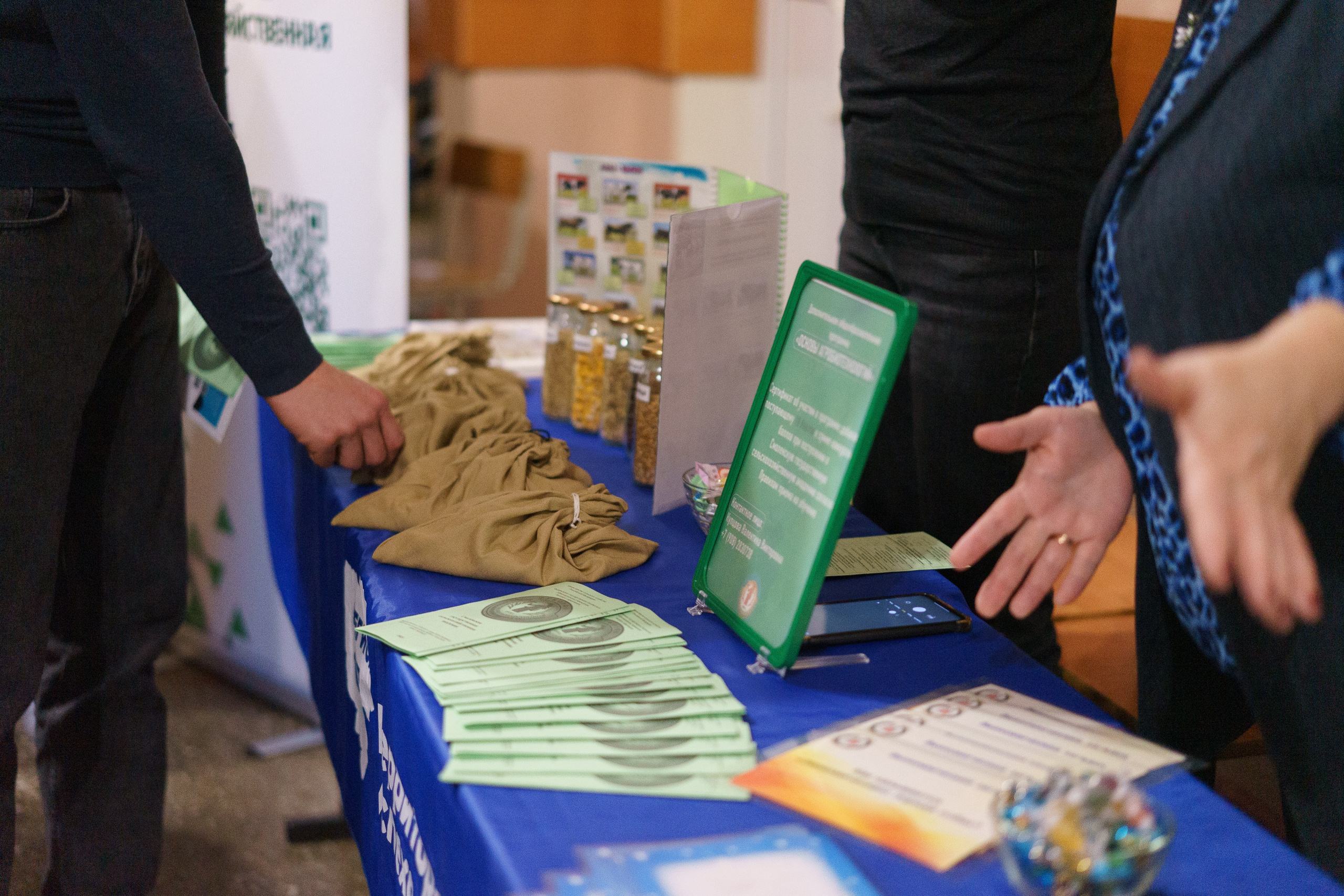 Межотраслевая выставка учебных заведений, Сафоново. Фотограф и видеограф Смоленск | Студия Цезарь