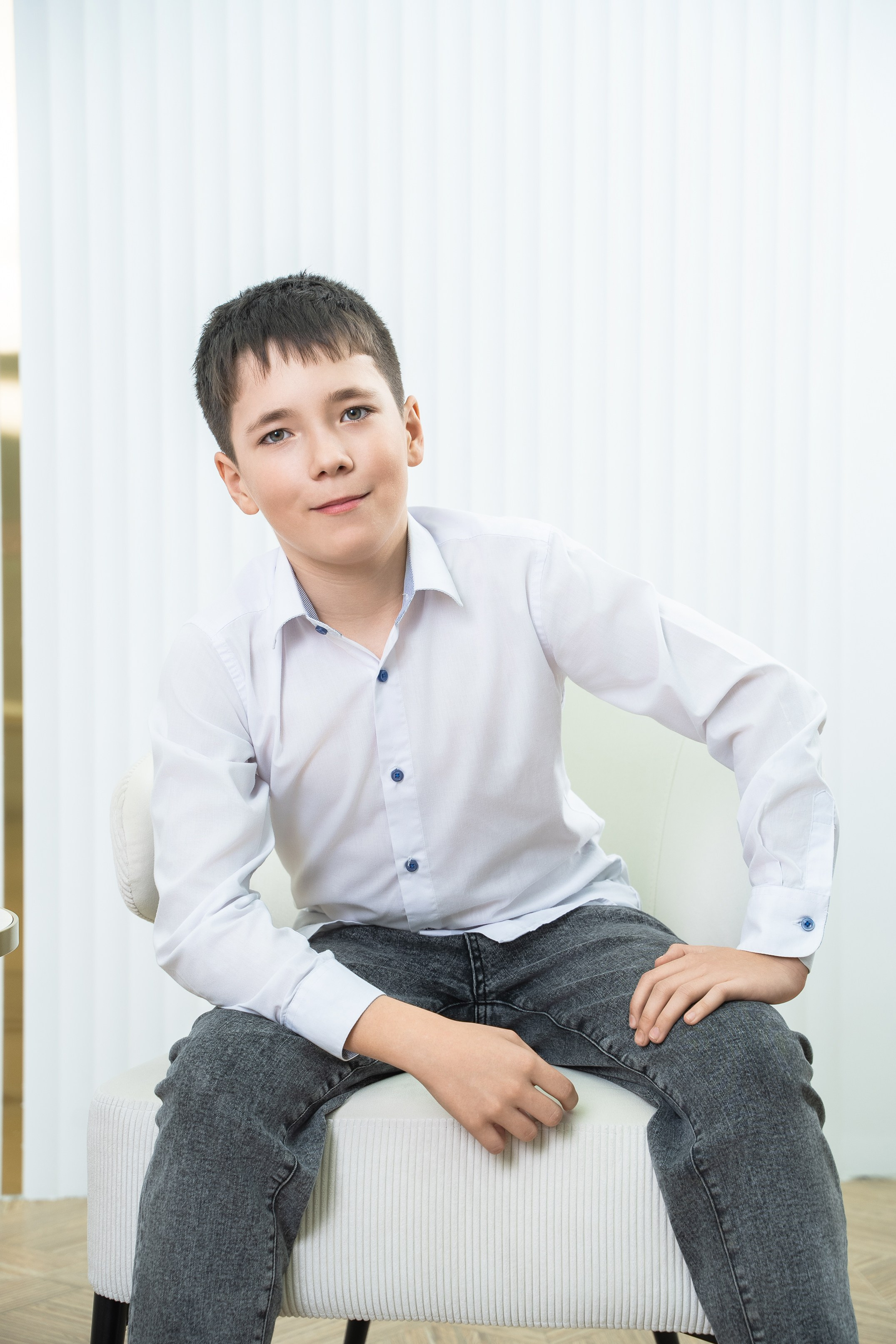 Выпускная фотосессия в фотостудии. Выпускные альбомы Нижнекамск Набережные Челны Фотостудия Небо