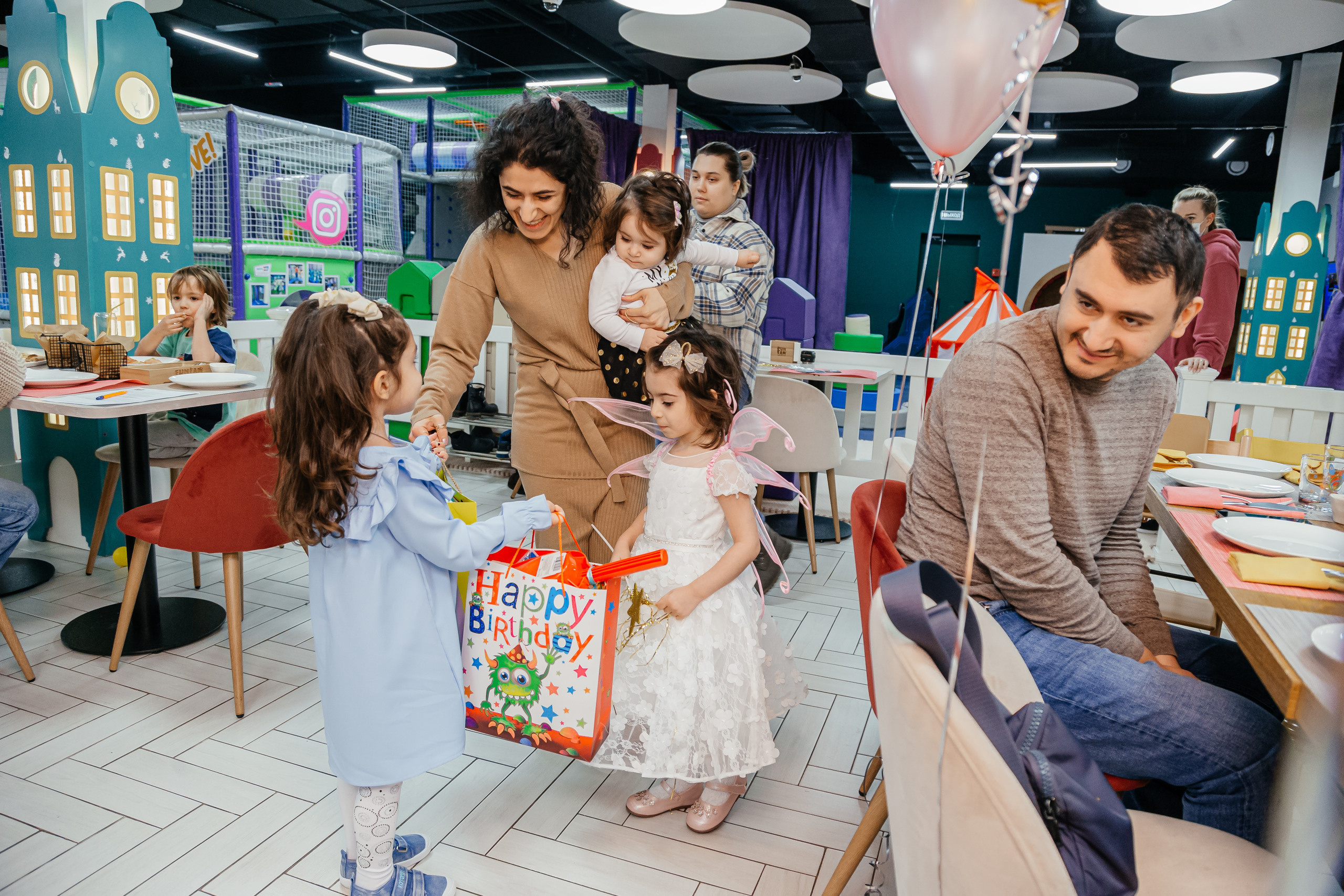 День рождение двух сестрёнок. Свадебный фотограф в Москве