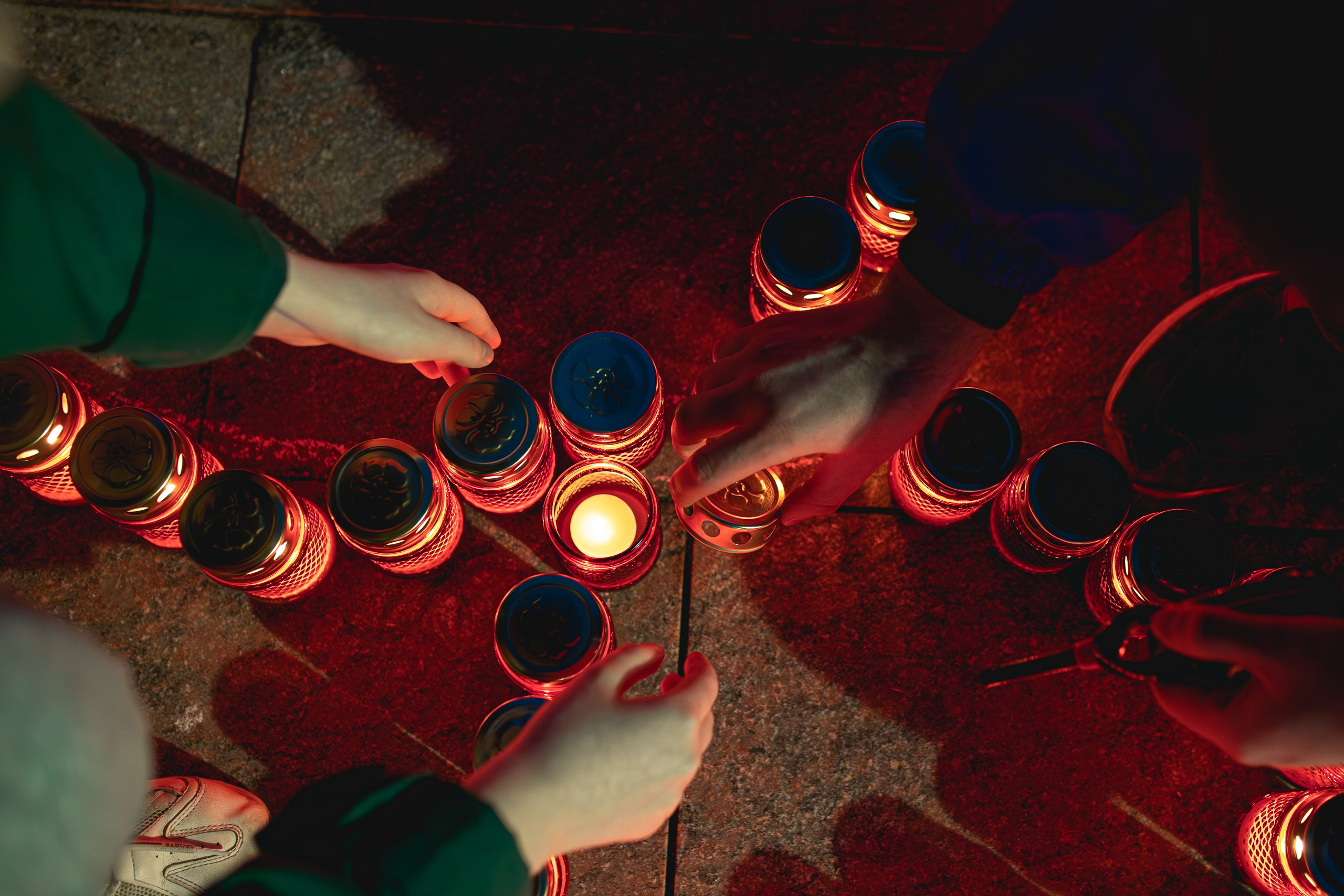 Акция памяти по погибшим в «Крокусе». Портретный и репортажный фотограф в Воронеже: Анастасия Пузикова