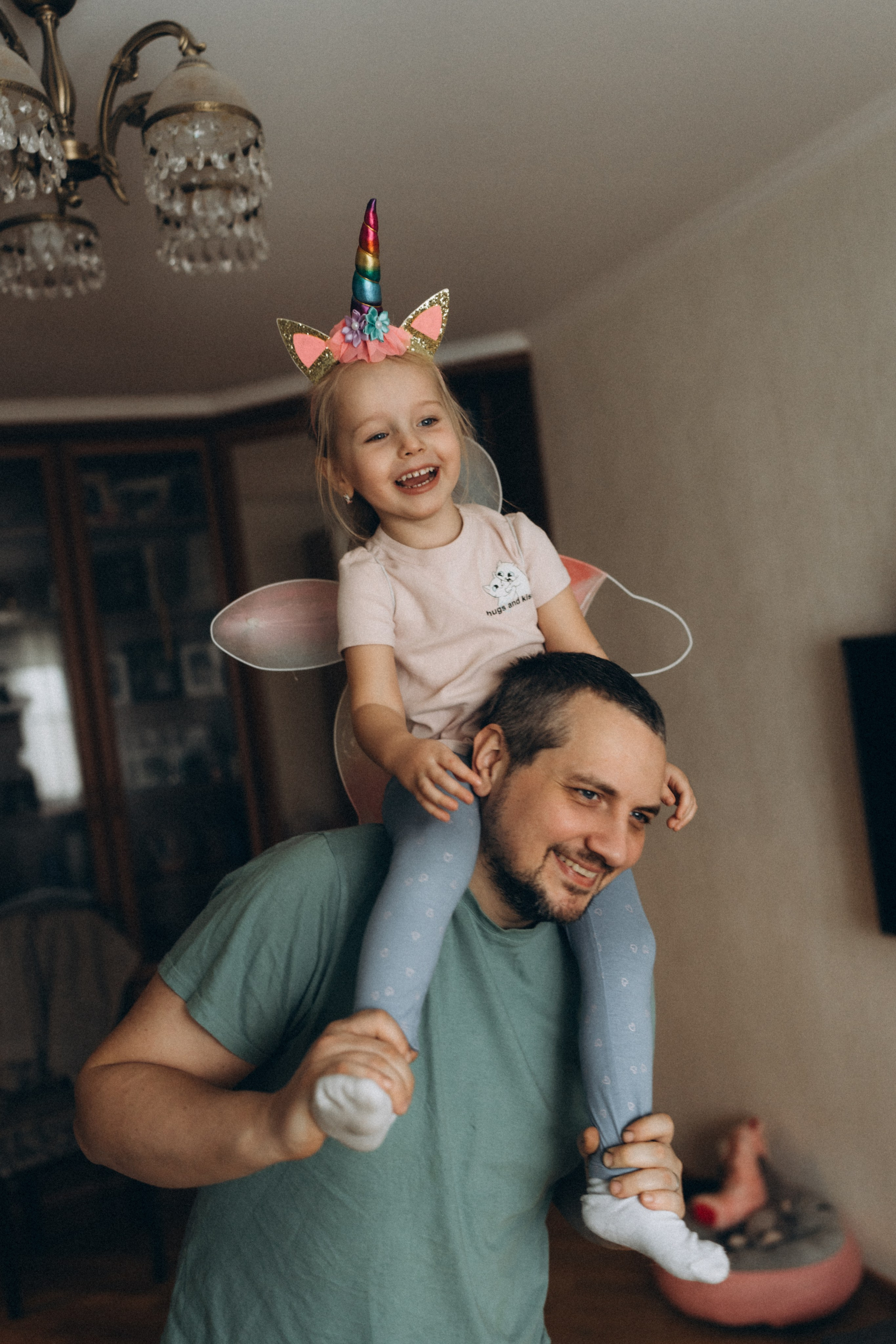 Уютная домашняя фотосессия Любы Димы Веры и Алины. Детский, семейный и ньюборн фотограф в Москве Юлия Шуарт