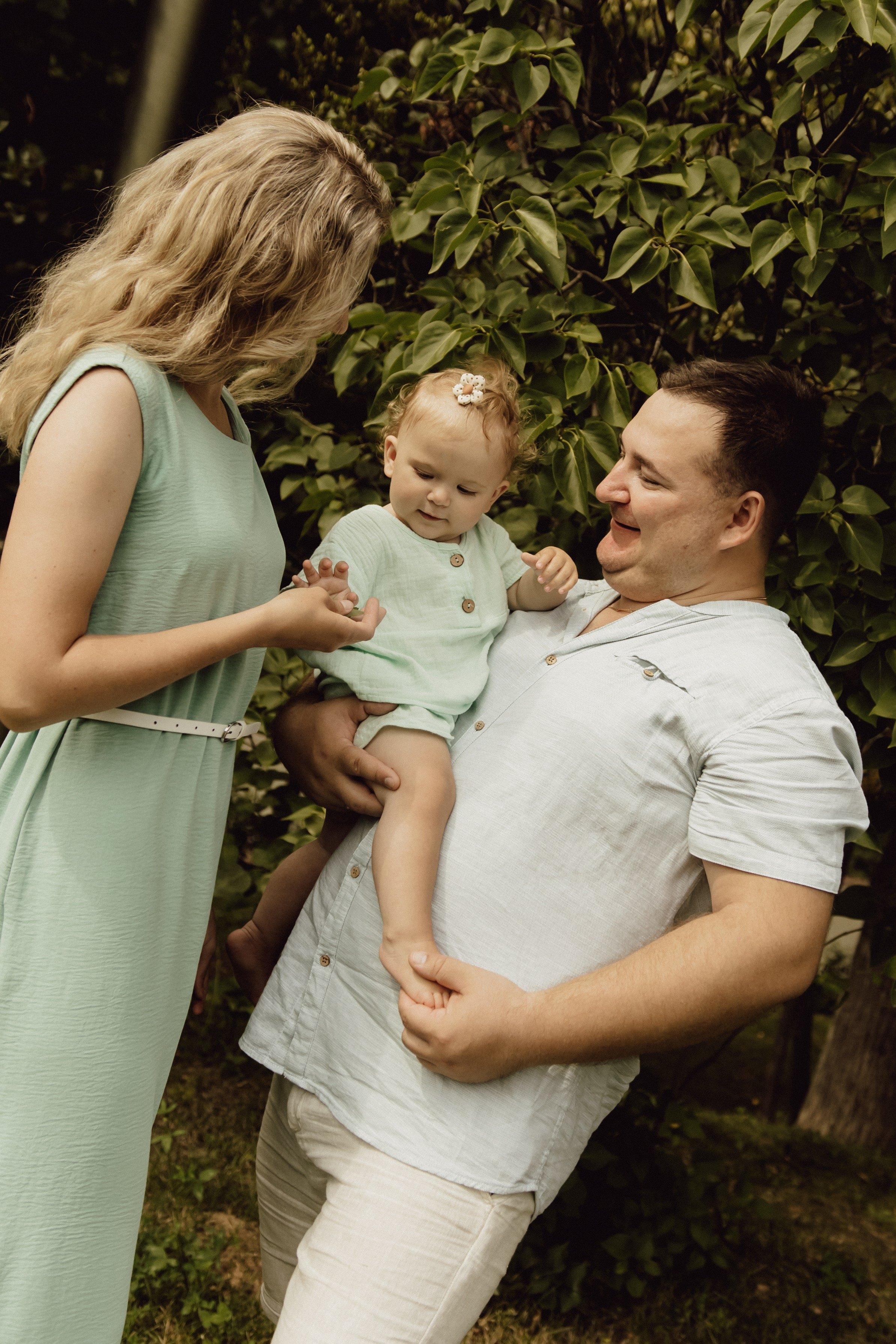 Семья Редькиных в парке Швейцария. Фотограф в Кирове и Кирово-Чепецке Валерия Шиляева