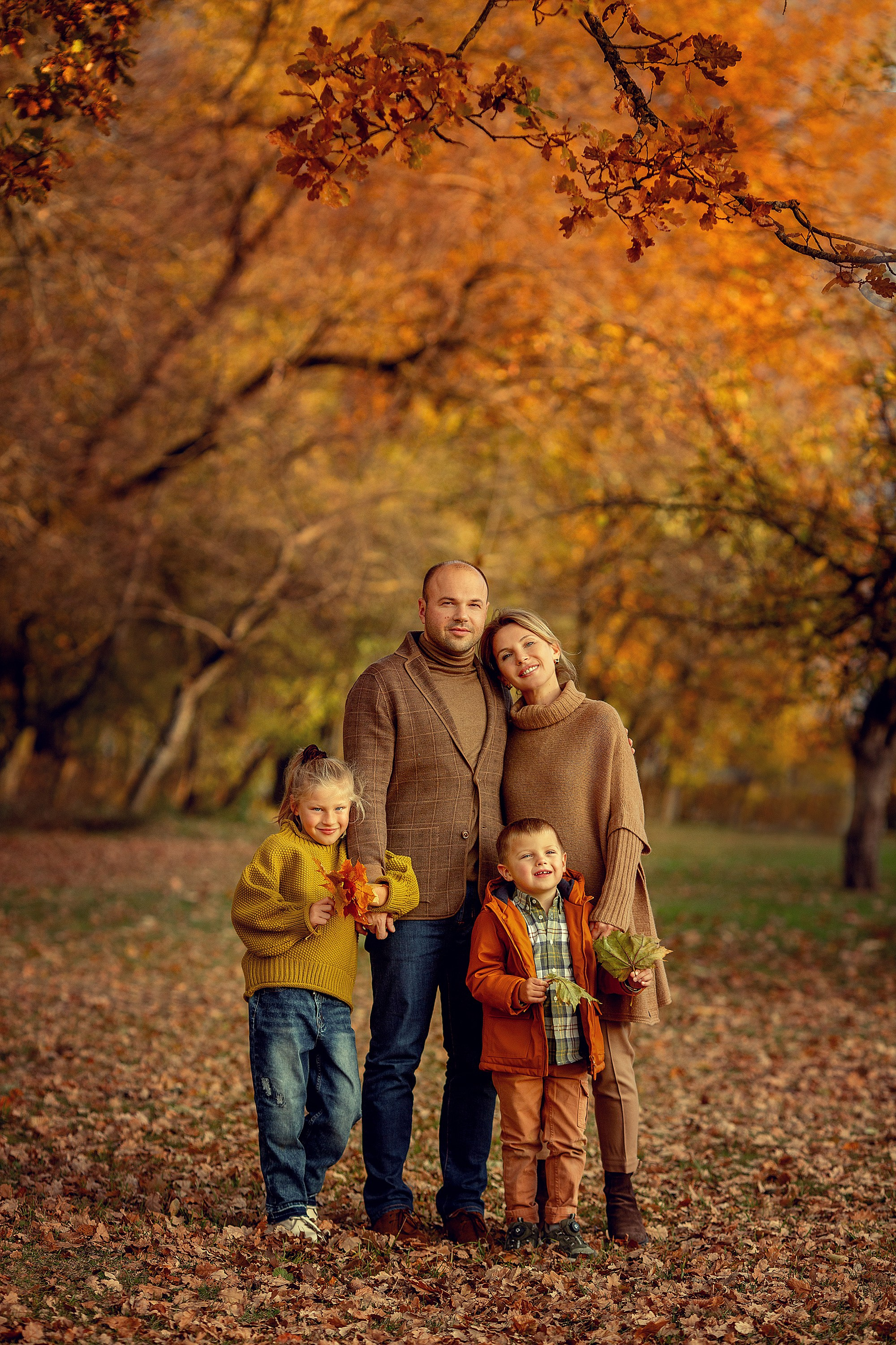 Семейная фотосессия в осеннем парке. Семейный фотограф Татьяна Надеждина | Москва, Московская область, Ярославль