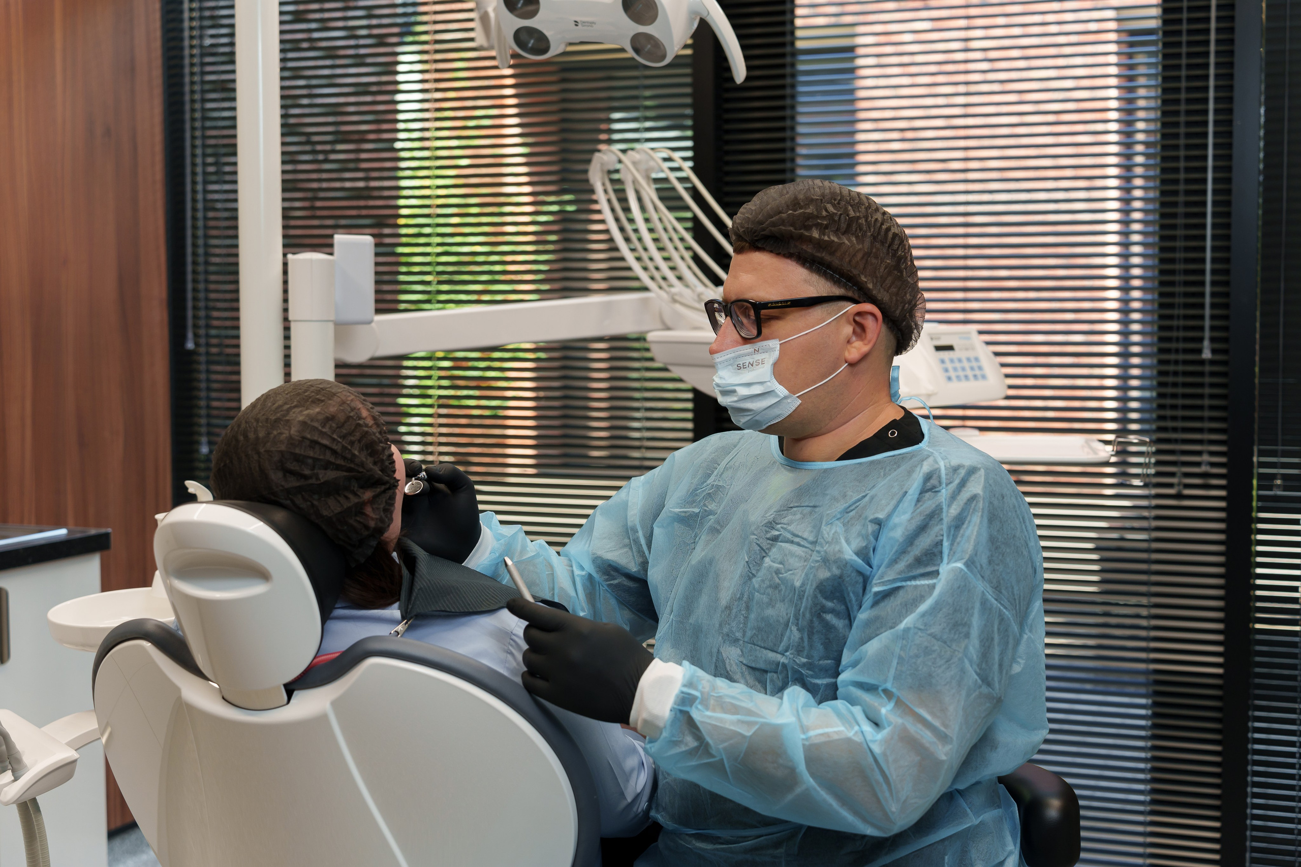 Стоматолог-хирург в Воронеже по доступным ценам