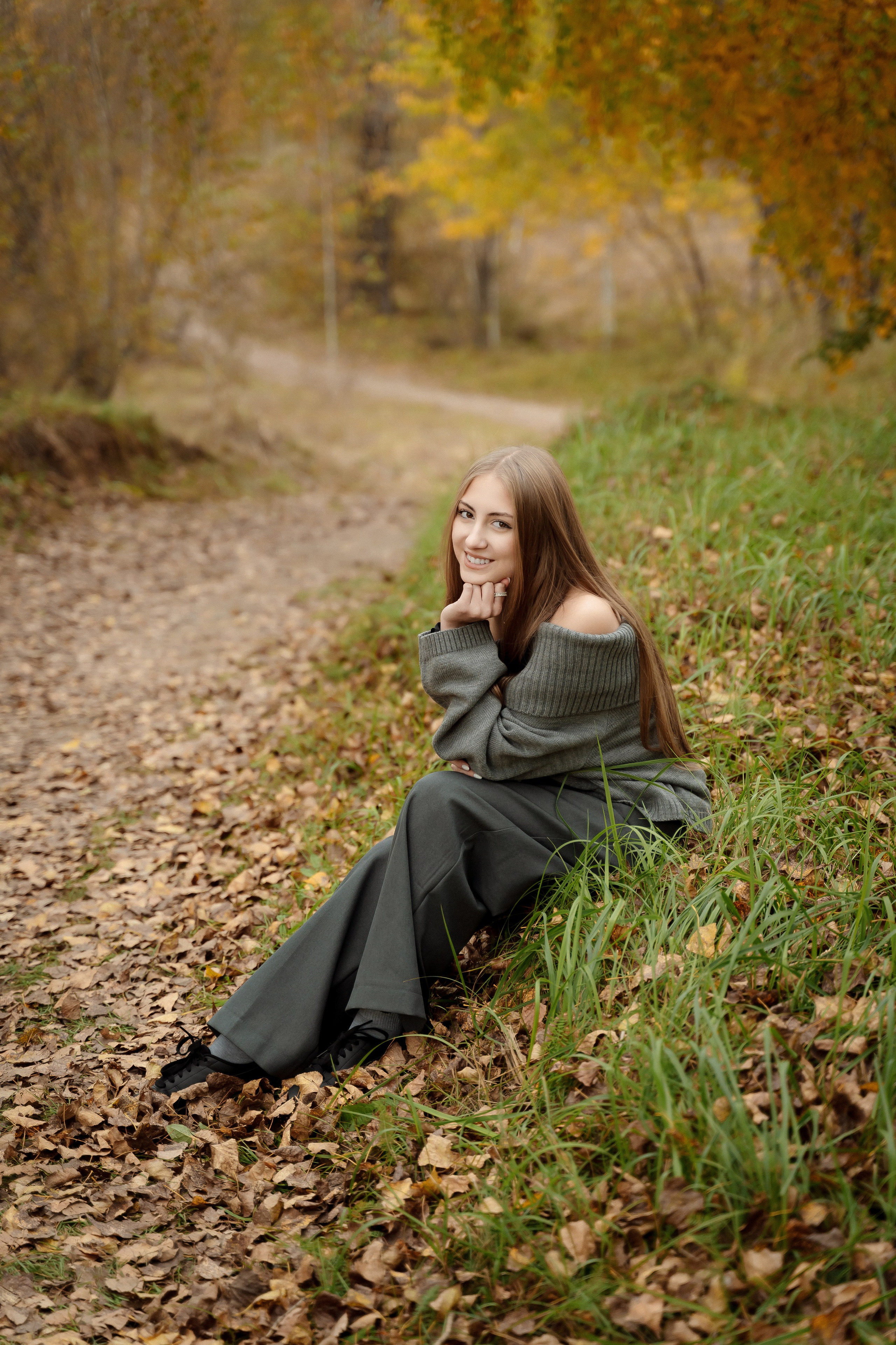 Фотосессия осенью в парке. 11 класс. Фотограф Ким Наталья в Красноярске
