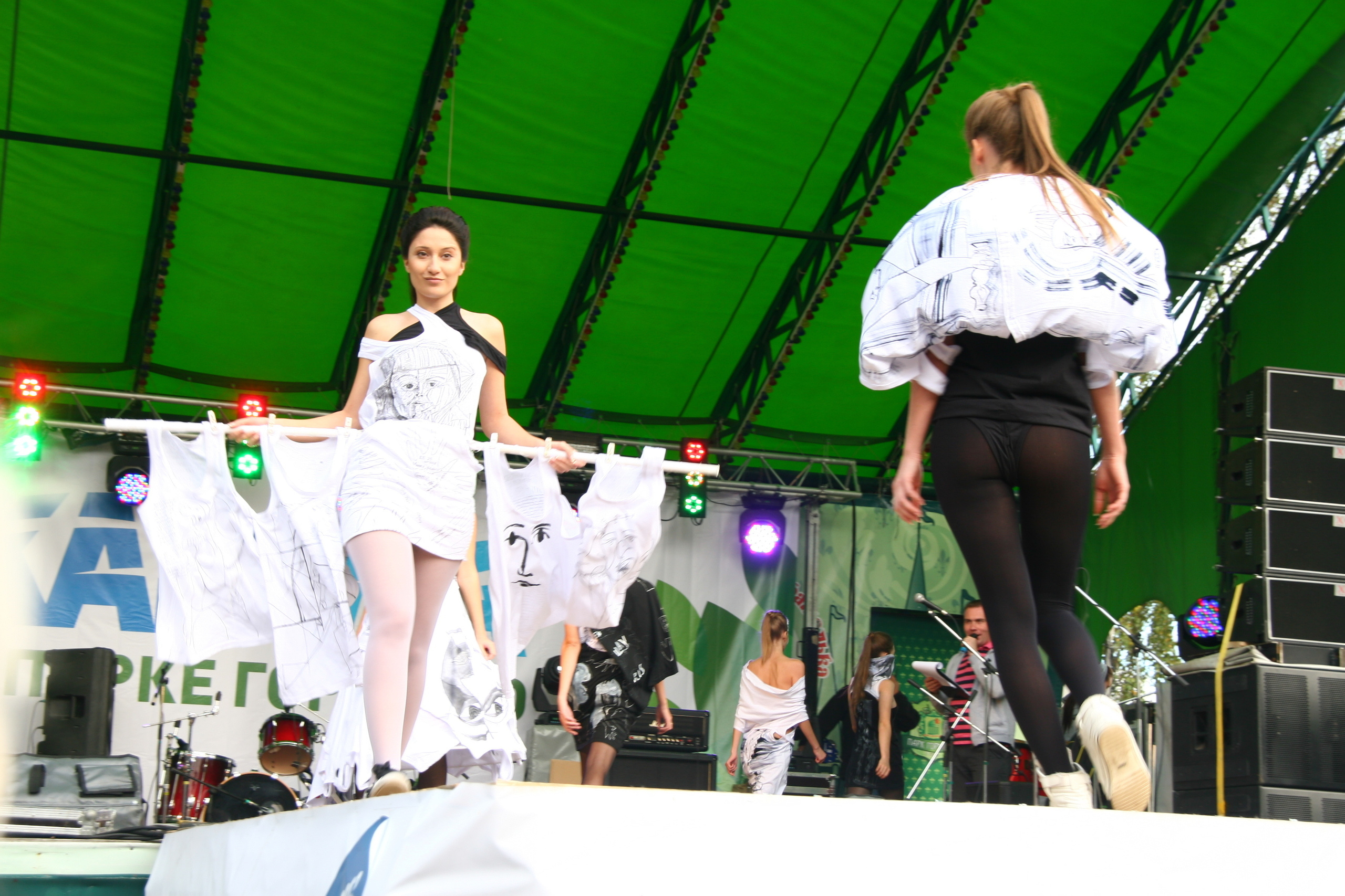 Модный показ. Репортажная фотосъемка в Перми. Фотограф Пермь. Фотосессия в фотостудии Перми и на свежем воздухе